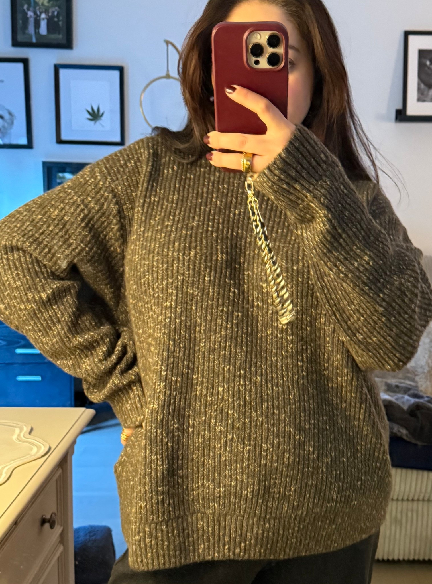 best sweater of all time 

#LTKSeasonal #LTKGiftGuide #LTKFindsUnder100