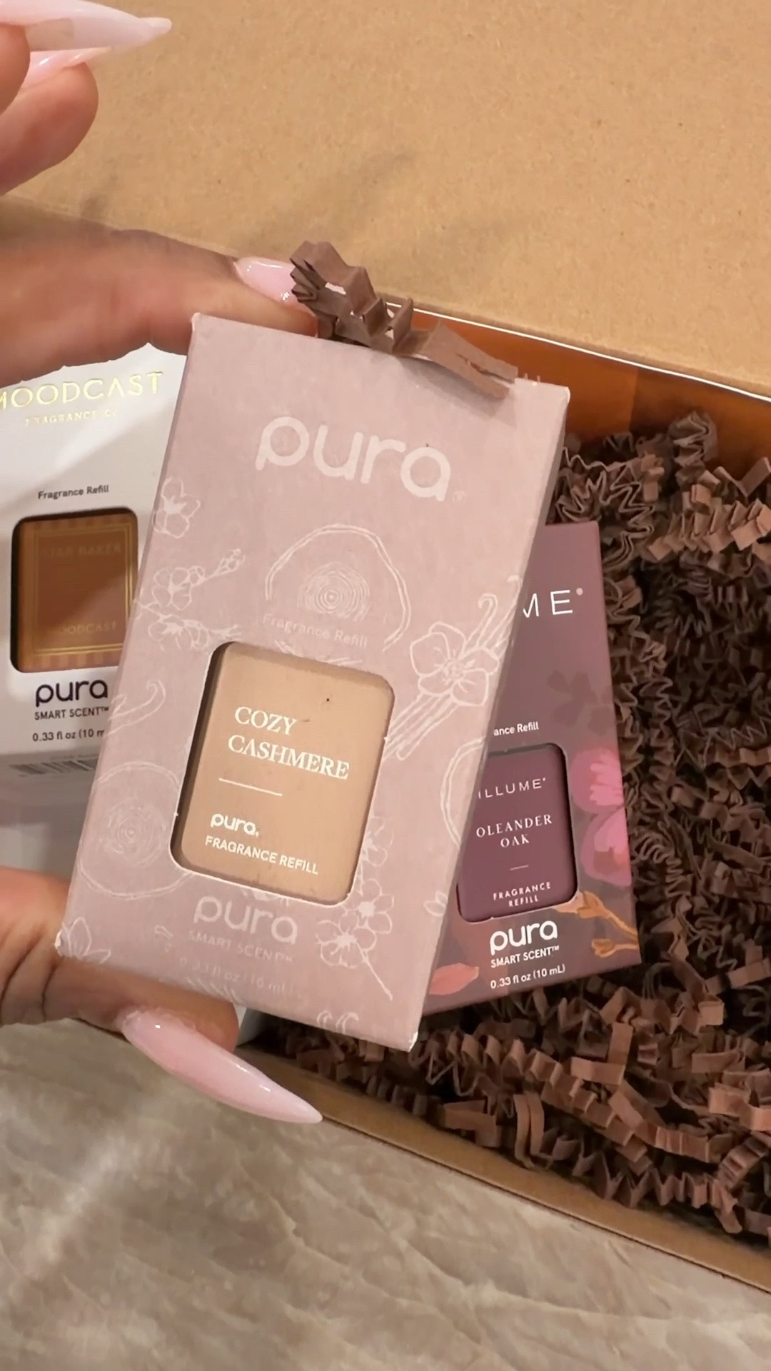 Scroll to shop! ✨ Loving these Pura diffuser fragrances. Everything is linked below.👇🏾

Desliza para comprar. ✨ Amando estas fragancias de Pura.

📲 Download the free LTK app & follow me @kirasfashionfinds to shop all my daily finds.

#LTKHome #LTKdayinmylife #LTKvlog