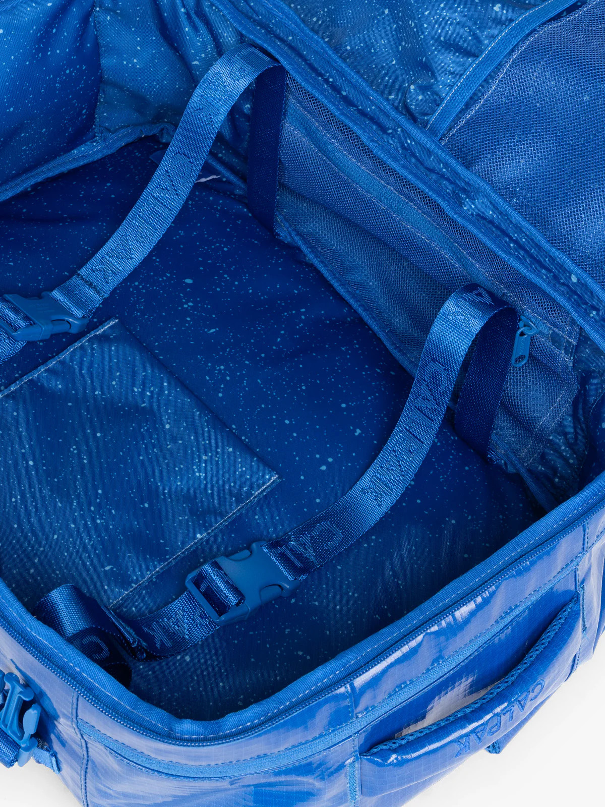 Terra 26L Laptop Duffel Backpack in Cobalt | CALPAK