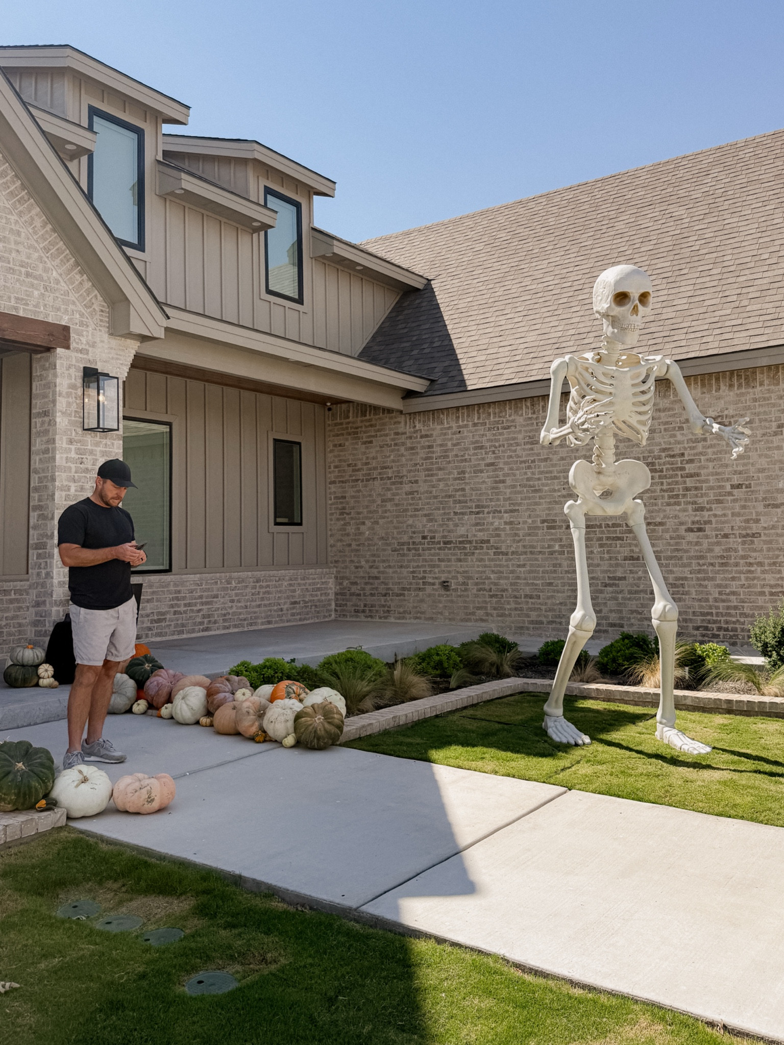 10’ Walmart skelly!


#LTKSeasonal #LTKHoliday #LTKHalloween