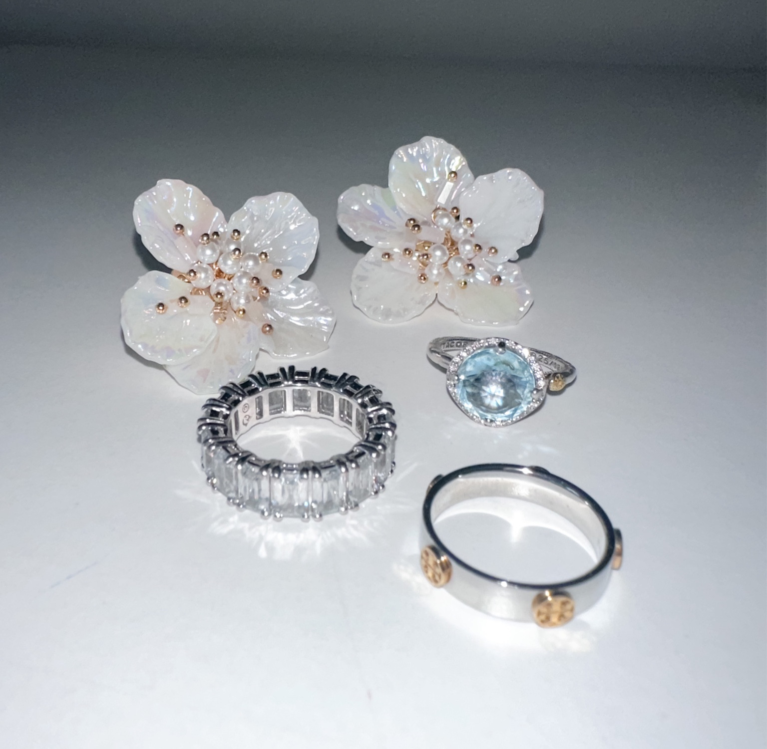 Spring accessories 💍

Jewelry, accessories, ring, earrings, Nordstrom, Bloomingdale’s, saks fifth Avenue, shashi, tuckernuck, express, revolve, lele sadoughi, Tory Burch, Anthropologie, revolve, tacori, under 100, Macys, swarvoski, wedding, spring, style, fashion, sweet Caroline collection 

#LTKwedding #LTKSeasonal #LTKunder100