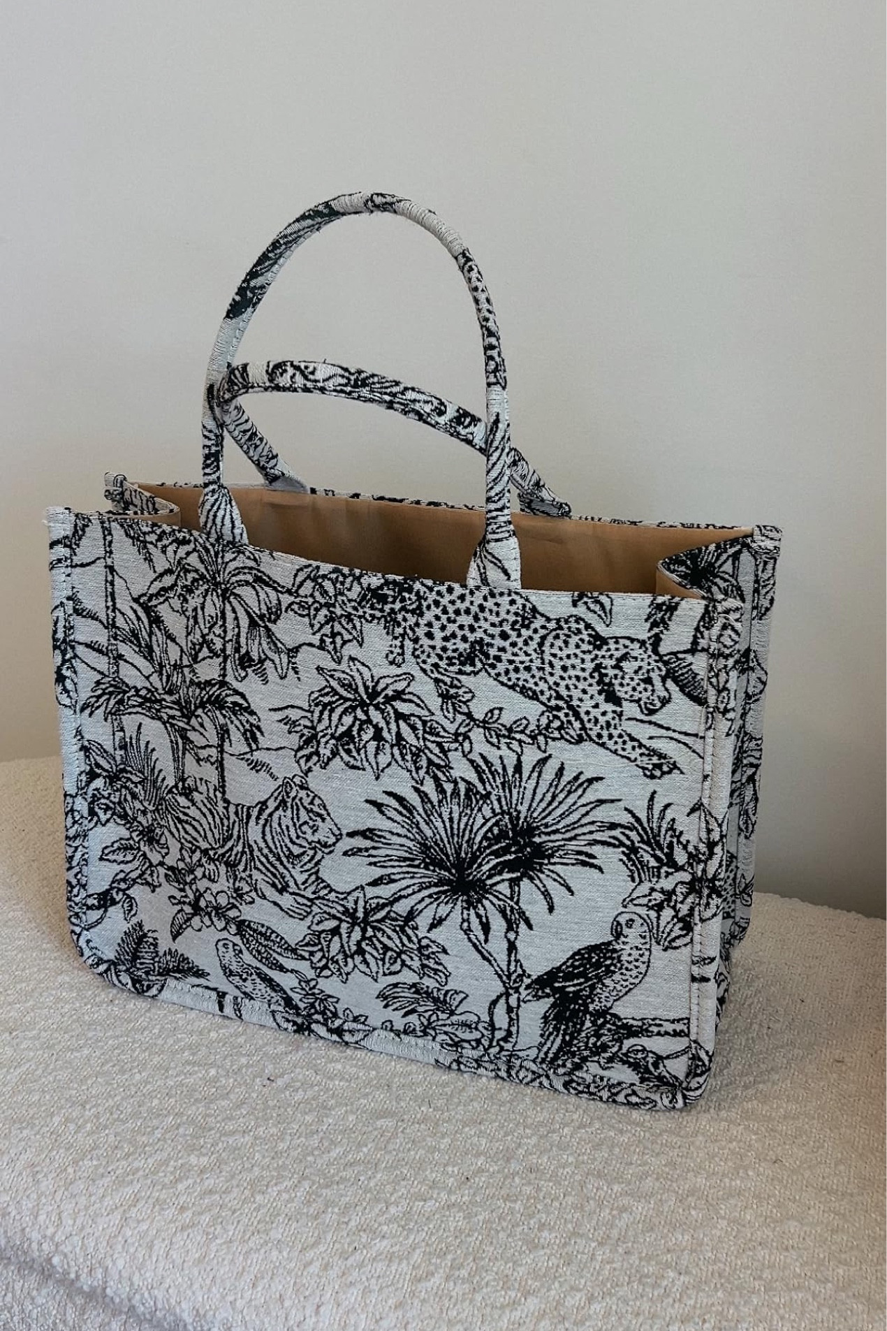 Some of my cute summer beach essentials! 🌊 #amazonprimeday Amazon prime day


Summer outfit, coastal style, beach bag, casual outfit, neutral chic style, accessories 

#LTKSeasonal #LTKItBag #LTKSaleAlert