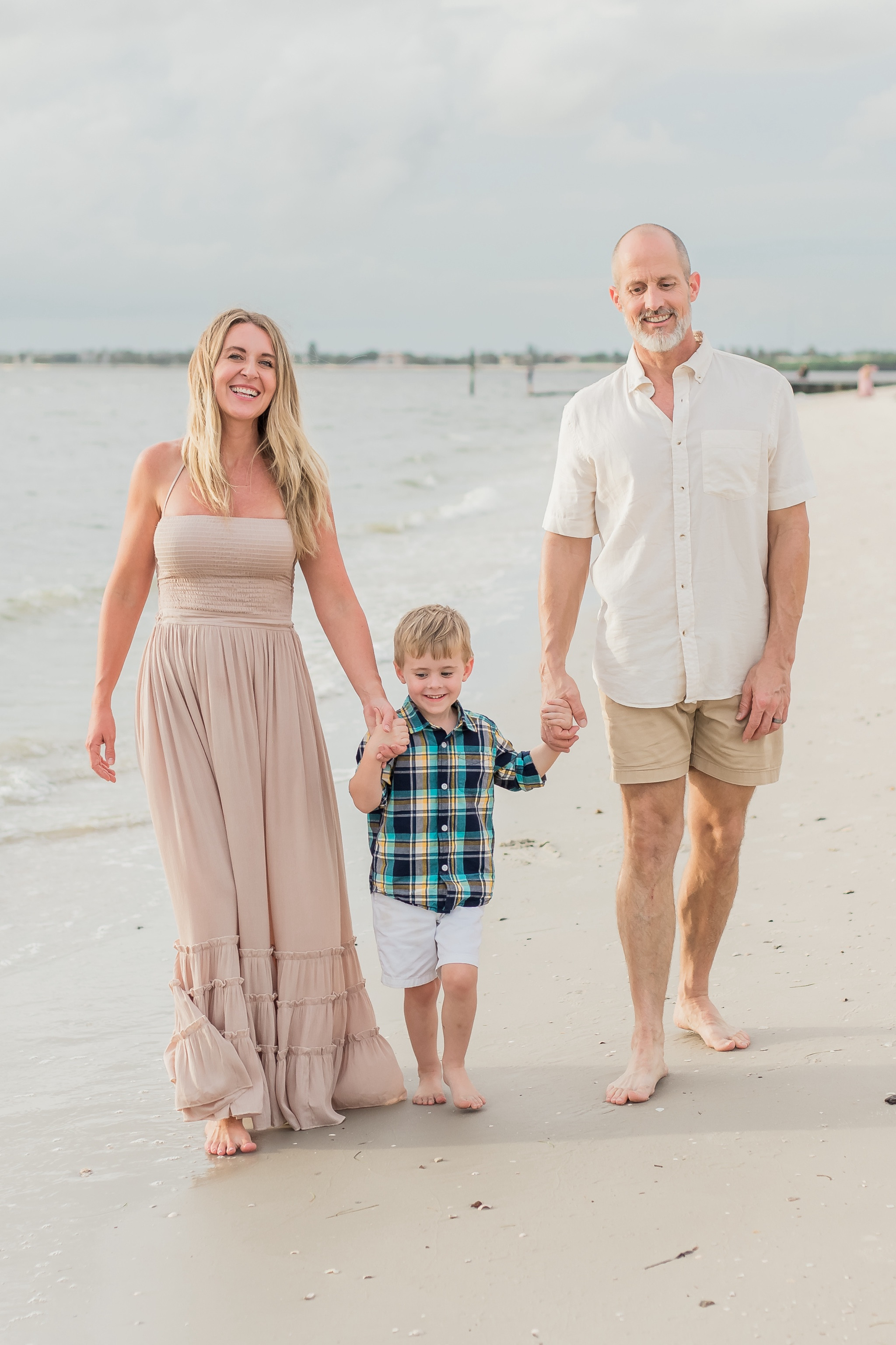 My all time favorite family photo shoot looks

Kids outfits | boys clothes | men’s outfit | photo shoot dress | photo shoot style

#LTKmens #LTKMostLoved #LTKkids