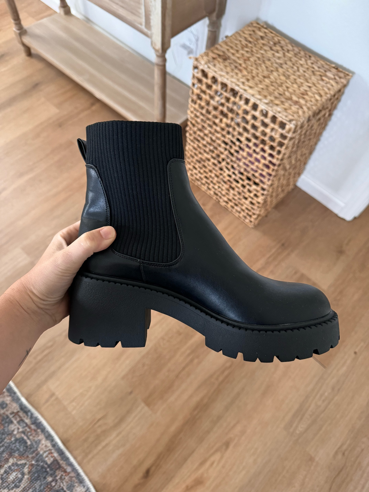 These boots 😍 and more black boot favorites for Fall and Winter style this season!

#LTKCyberWeek #LTKfindsunder100 #LTKshoecrush