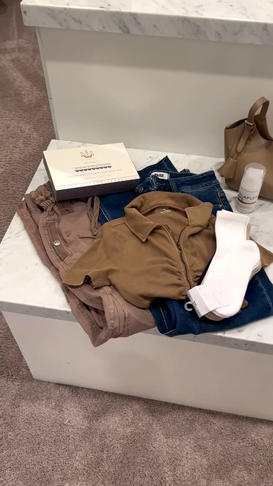 Had to share my recent fall haul with you all 🤩🤩 can’t wait to style everything soon!

#LTKootd #LTKmomlife #LTKvlog