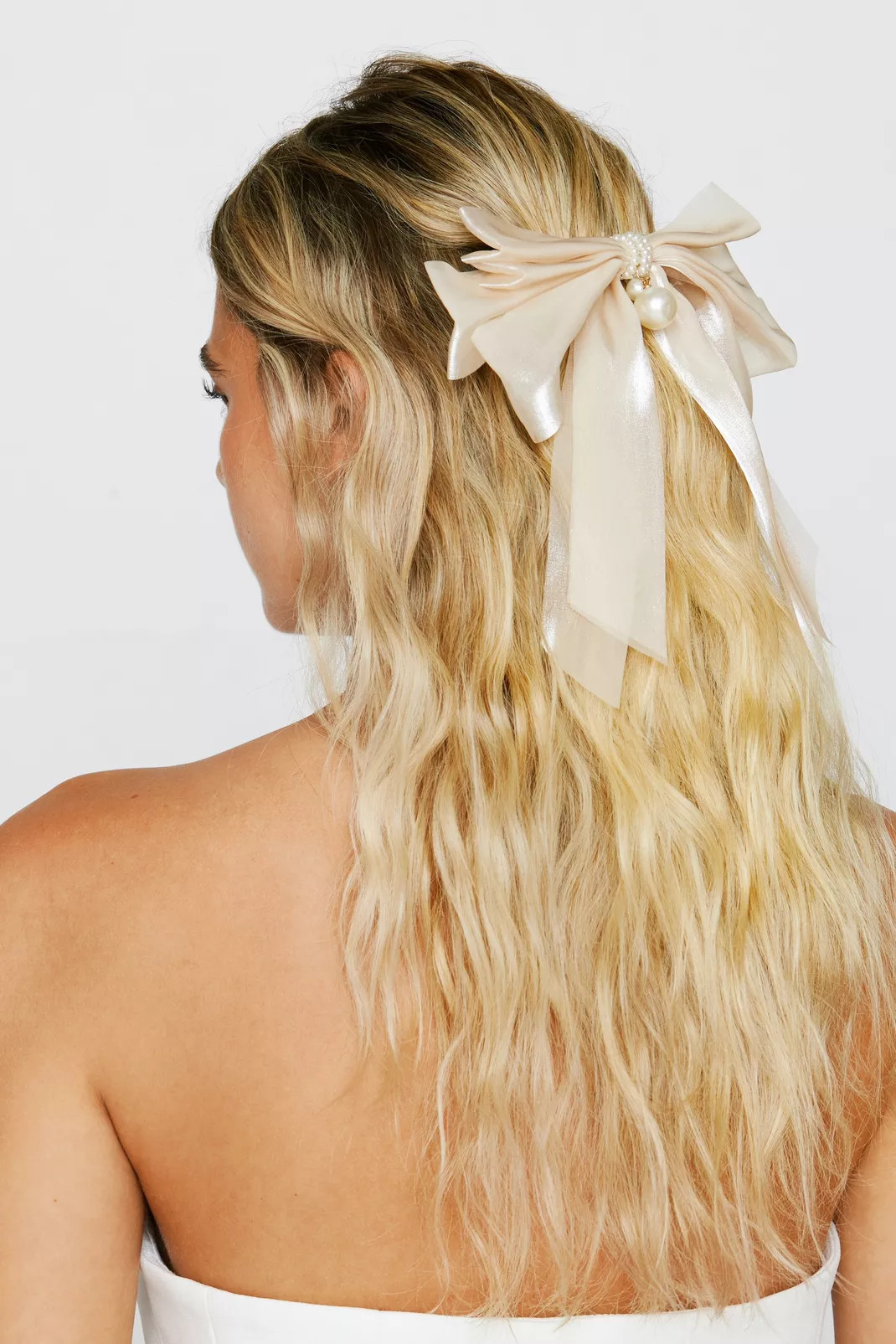Pearl Trim Bow Hair Clip | Nasty Gal (US)