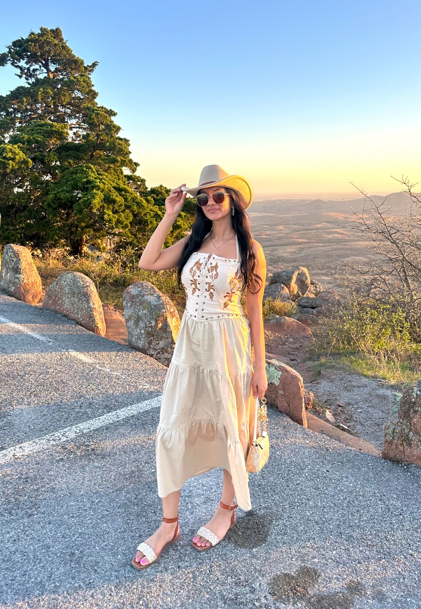 Wearing XS in dress

Western outfit // Western look// rodeo outfit 

#LTKFestival #LTKootd #LTKTravel