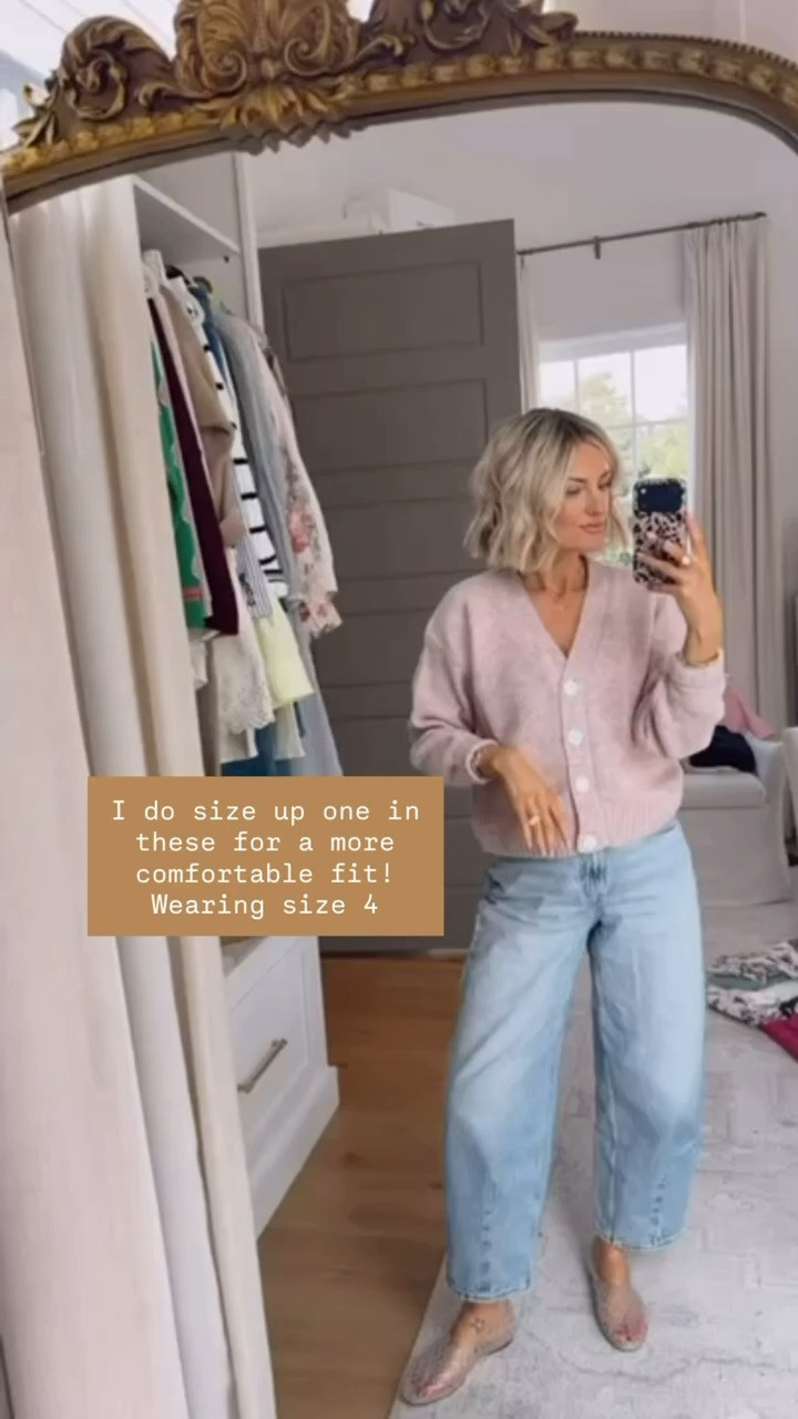 Truly throwing on any cardigan with these light wash barrel jeans is such a cute look! Wearing size 4!

Loverly Grey, cardigan, barrel jeans, Target, pre fall outfit

#LTKSeasonal