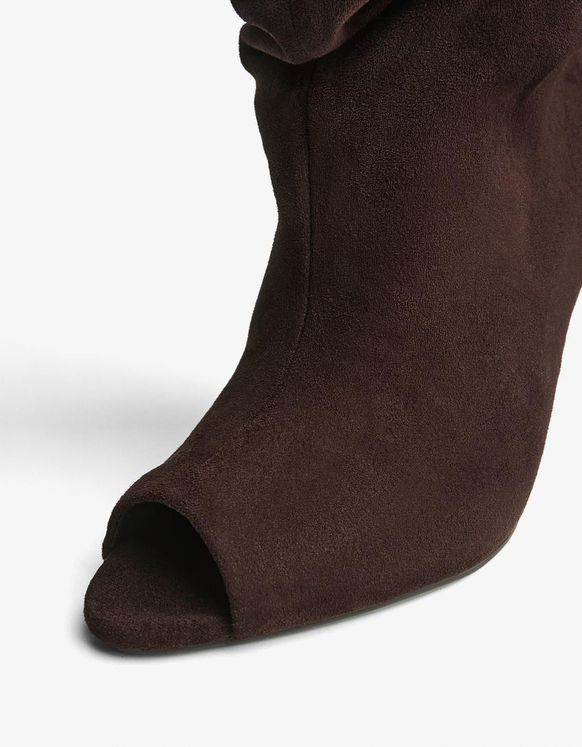 Stiletto heel boot with split - Women | Bershka GB