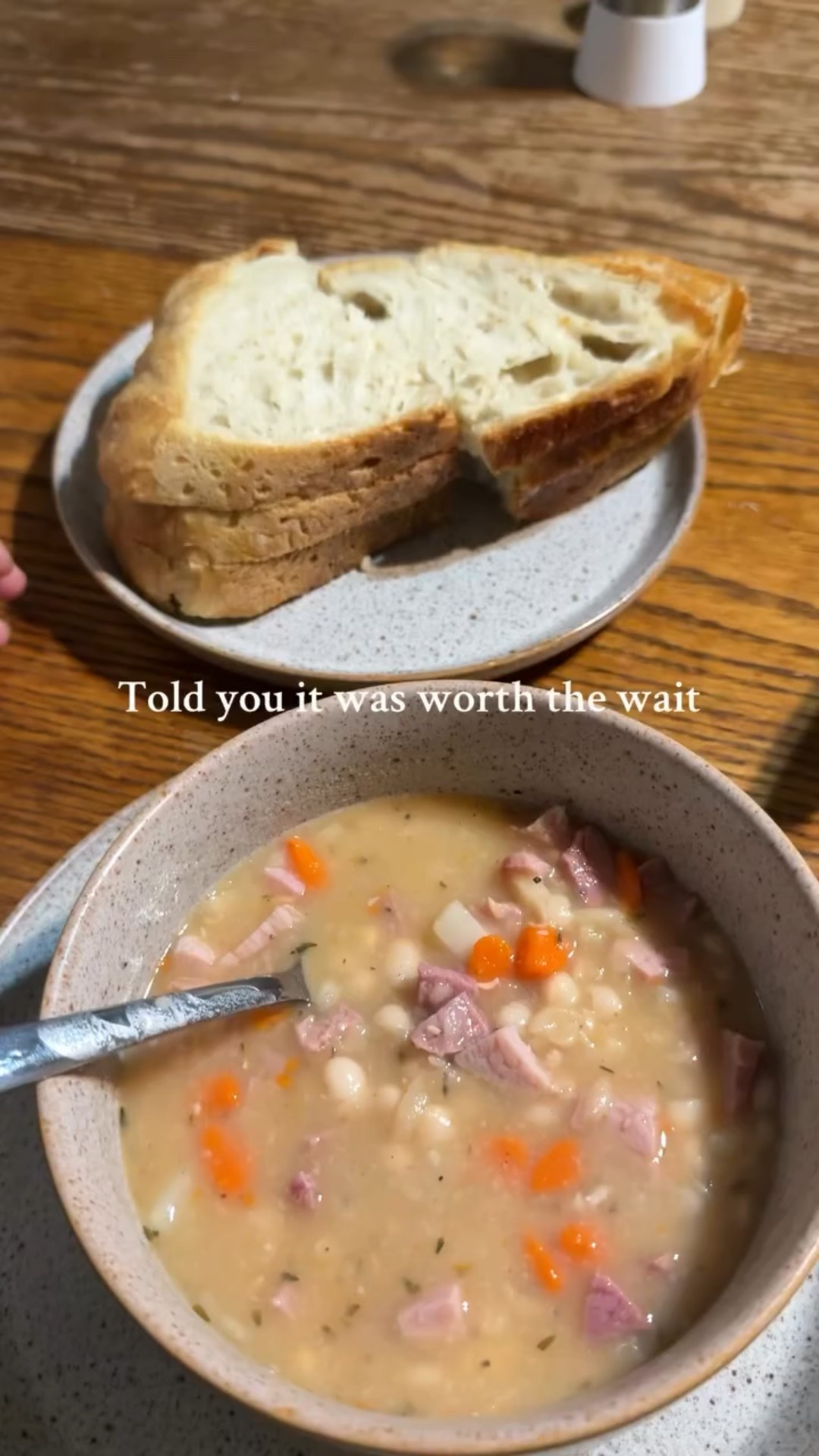 Worth the wait 🤍 If you missed Part 1, it’s right before this: 
Slow-simmered ham bone & navy bean soup with warm homemade bread.
This is what cozy nights are made of 🥖✨
#cozymomlife #homemadecomfort #cozykitchen #slowfoodliving