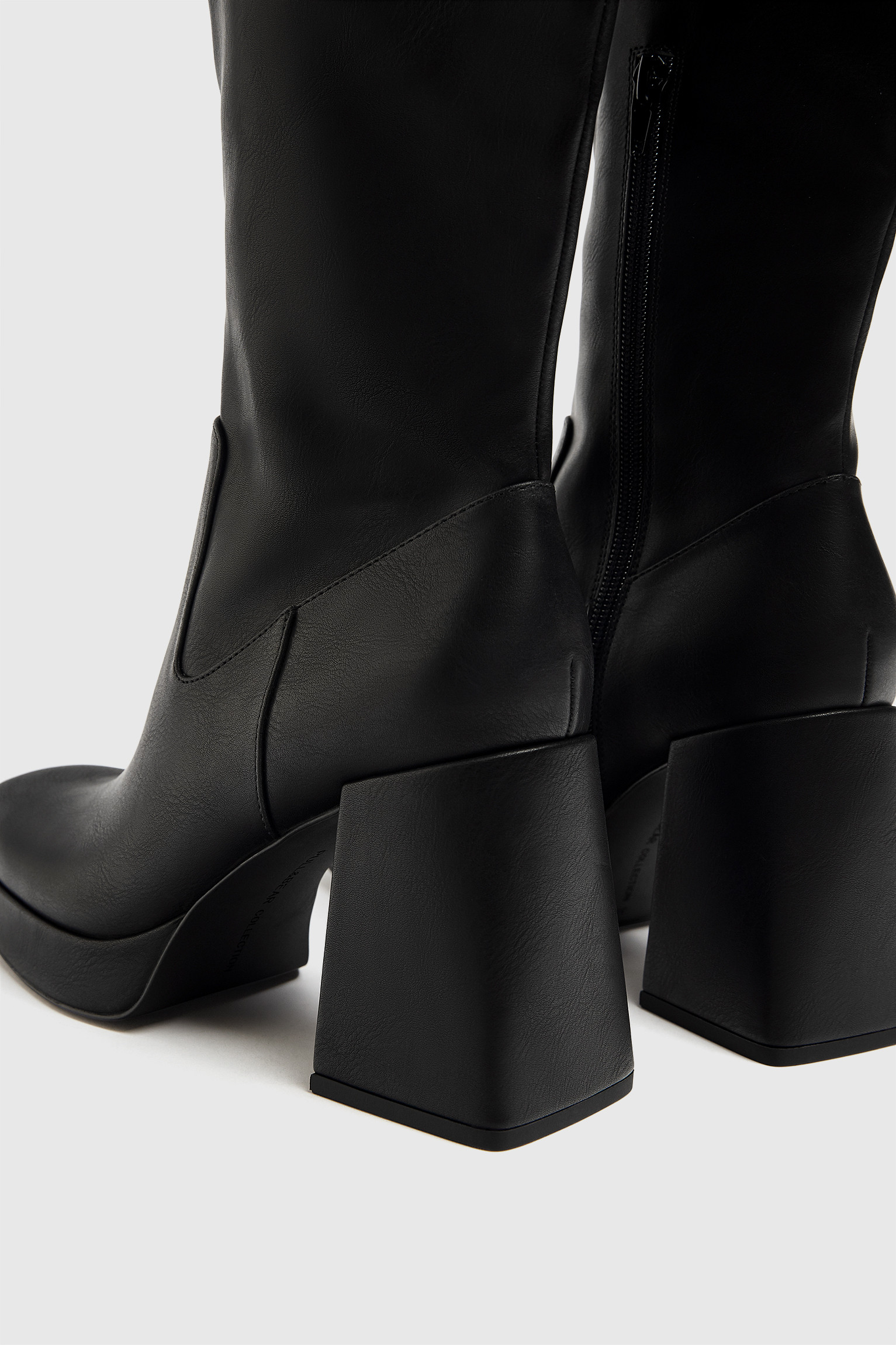 High-heeled boots | PULL and BEAR UK