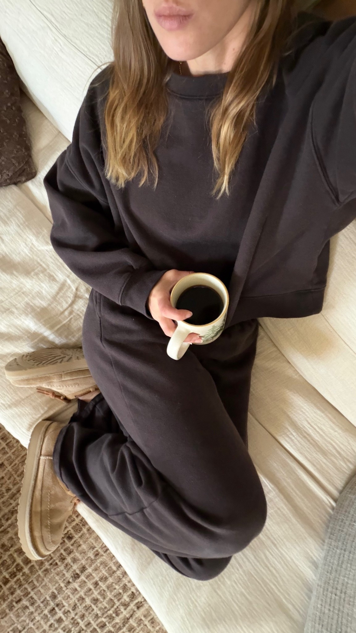 11/26/25 Coziest morning in my most worn brown GAP lounge set — truly my #1 favorite right now. It’s soft, comfy, oversized in all the right ways, and officially made it onto my gift guides this year 🤎✨ Wearing XS in the pants and M in the sweatshirt. 



#LTKootd #LTKCyberWeek #LTKGiftGuide