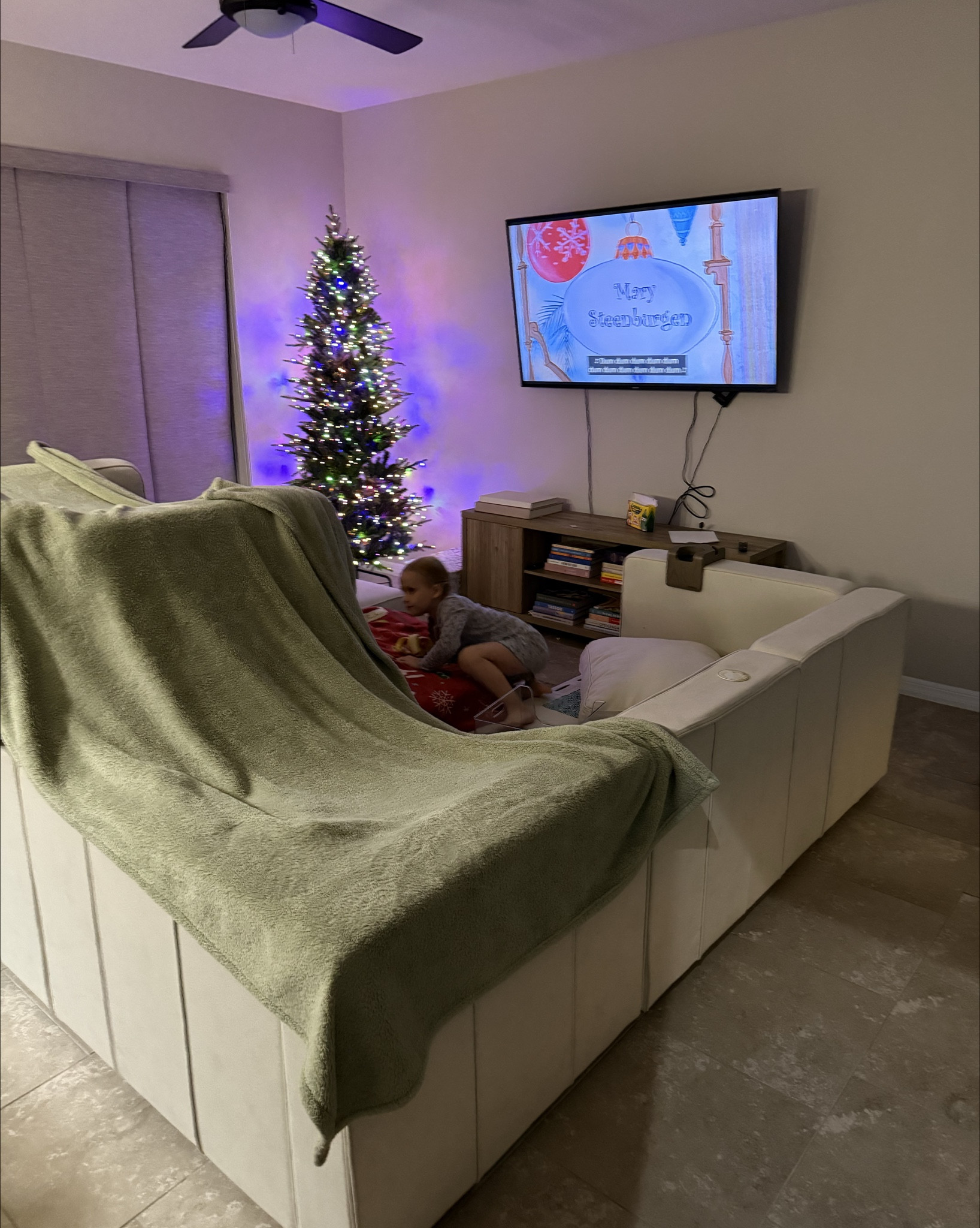 Obsessed with our new Christmas tree 🎄 … finally bit the bullet and got the viral Home Depot tree and we are NOT disappointed 🤍

#LTKParties #LTKHoliday #LTKSeasonal