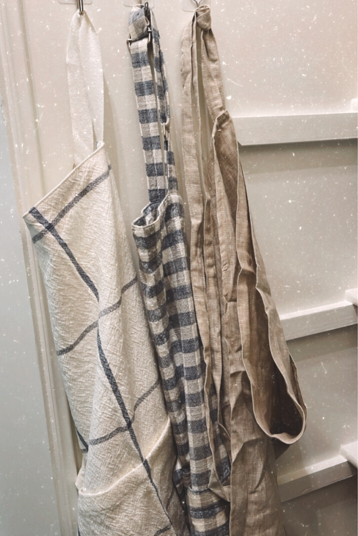 Aprons
Neutral apron
Half apron
Wall hooks 

#LTKunder50 #LTKhome
