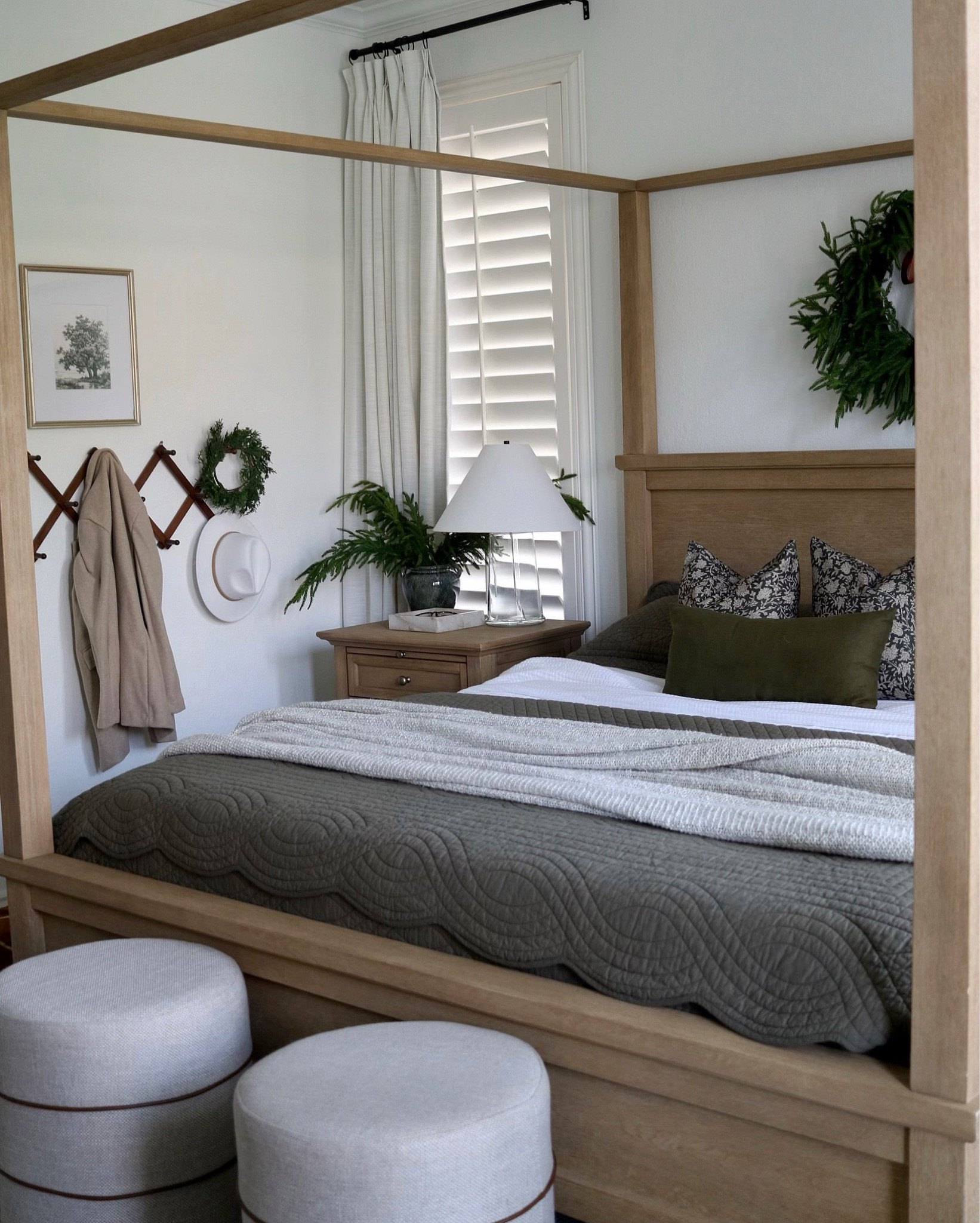 Holiday Bedroom Style🎄#LTKHoliday 

#LTKhome #LTKSeasonal