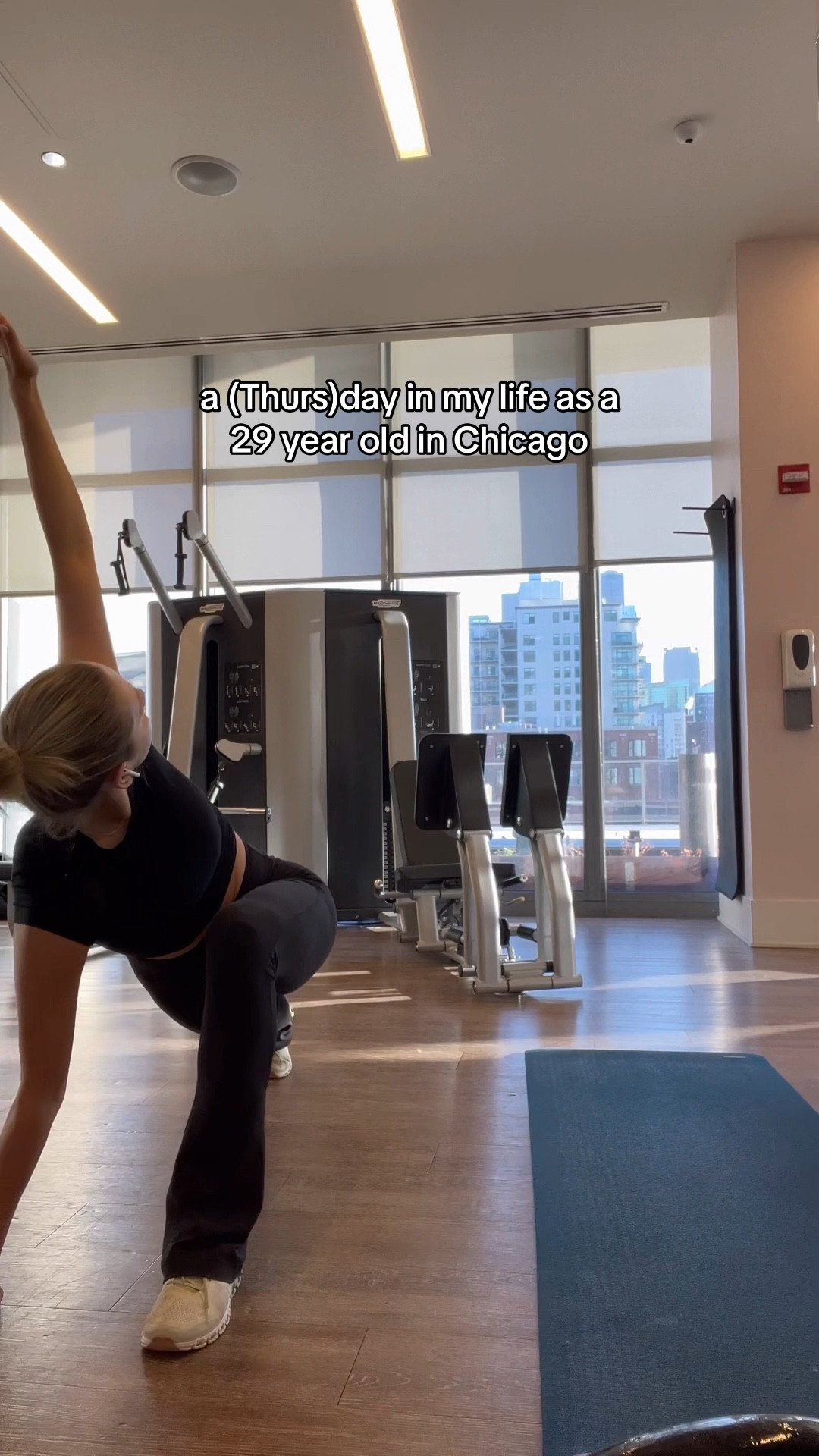 A little apartment gym workout followed by a day in the office and a west loop dinner 😌 

#LTKVideo