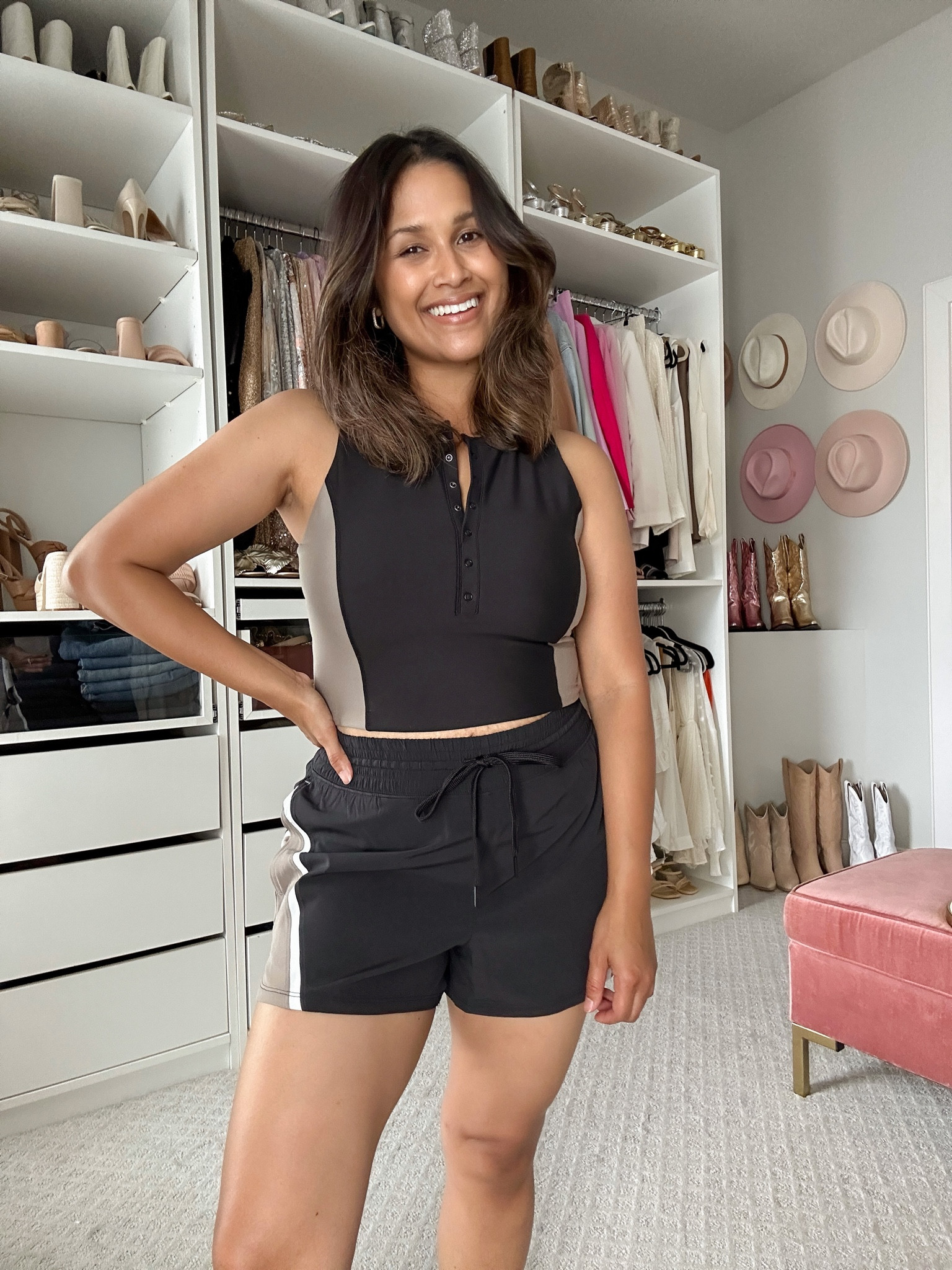 This sports bra has a waist length so it covers more of your stomach and these shorts are lined and comes in a ton of colors, but I love this colorblock look! Wearing size small in shorts & medium in fitted top. Both are 25% OFF!
…
#activewear #abercrombie #sportsbra #shorts 

#LTKunder50 #LTKsalealert #LTKfit