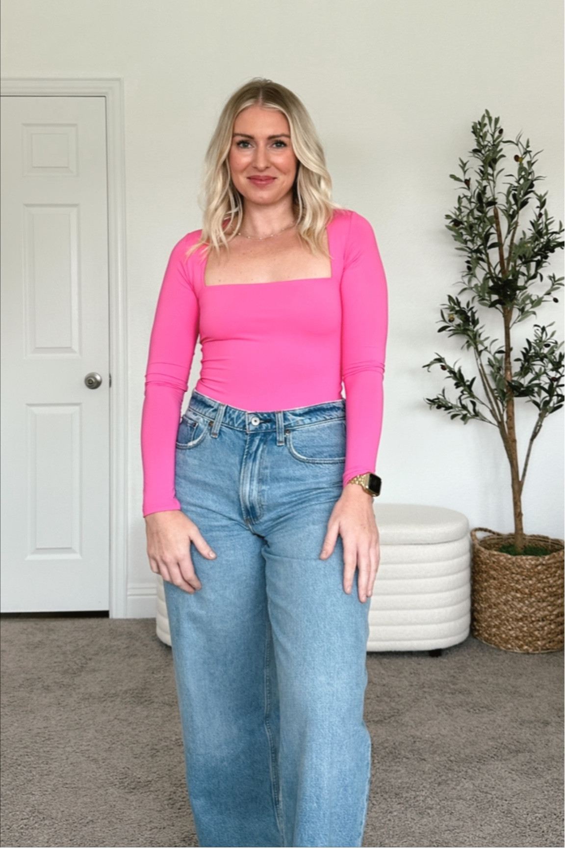 Jeans I’m wearing here - curve love mid rise ultra wide leg jeans size 27 regular - I size down in these because they are a more relaxed fit and loosen up over time 
.
.
Abercrombie, Abercrombie jeans, Abercrombie denim, Abercrombie style, best jeans, denim, curvy jeans, curve love

#LTKstyletip #LTKunder100 #LTKcurves