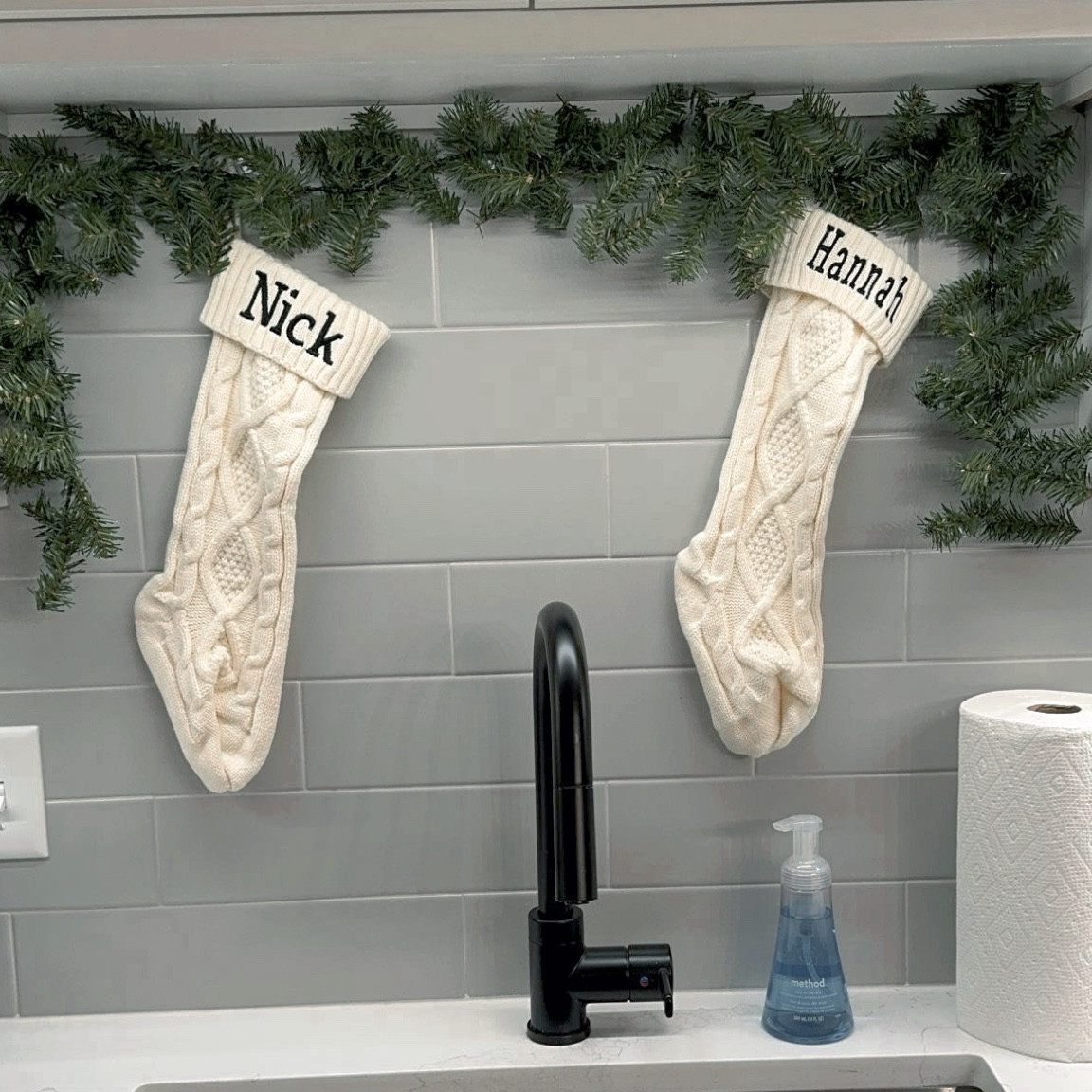 Holiday decorating in an Apartment 🎄🙌

#LTKSeasonal #LTKHoliday #LTKhome