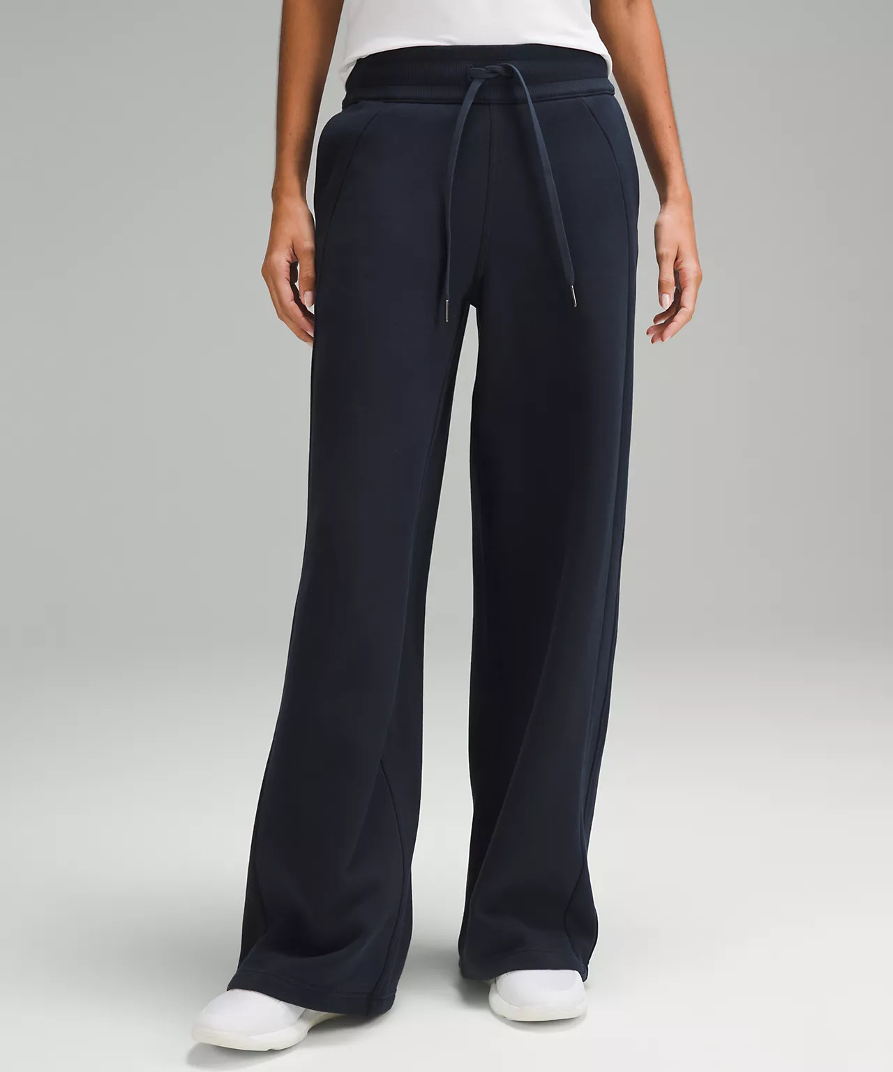Scuba Mid-Rise Wide-Leg Pant *Full Length | Women's Sweatpants | lululemon | lululemon (CA)
