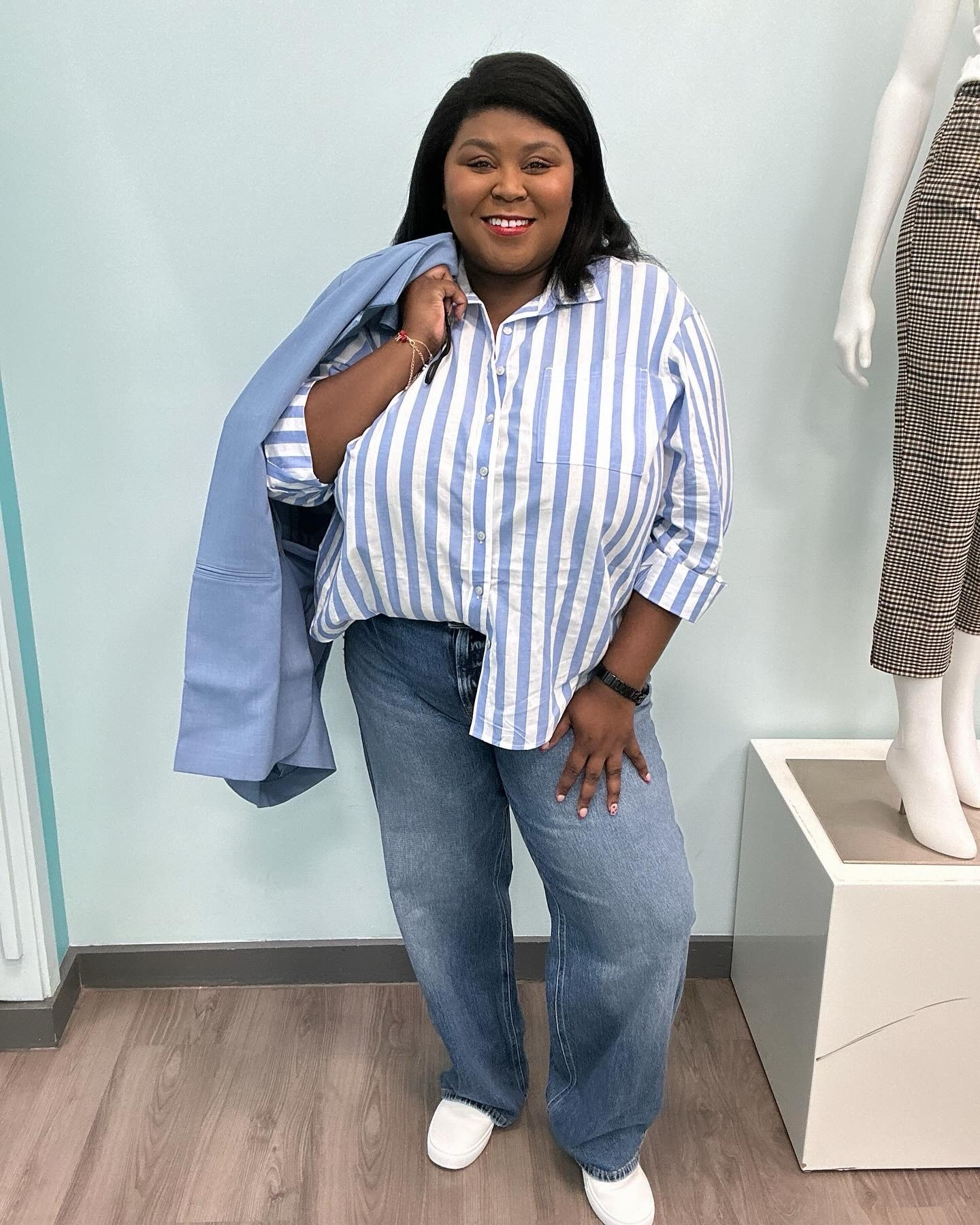 Wide legs jeans | button down | blazer | slip on sneakers 

#LTKplussize #LTKstyletip #LTKworkwear