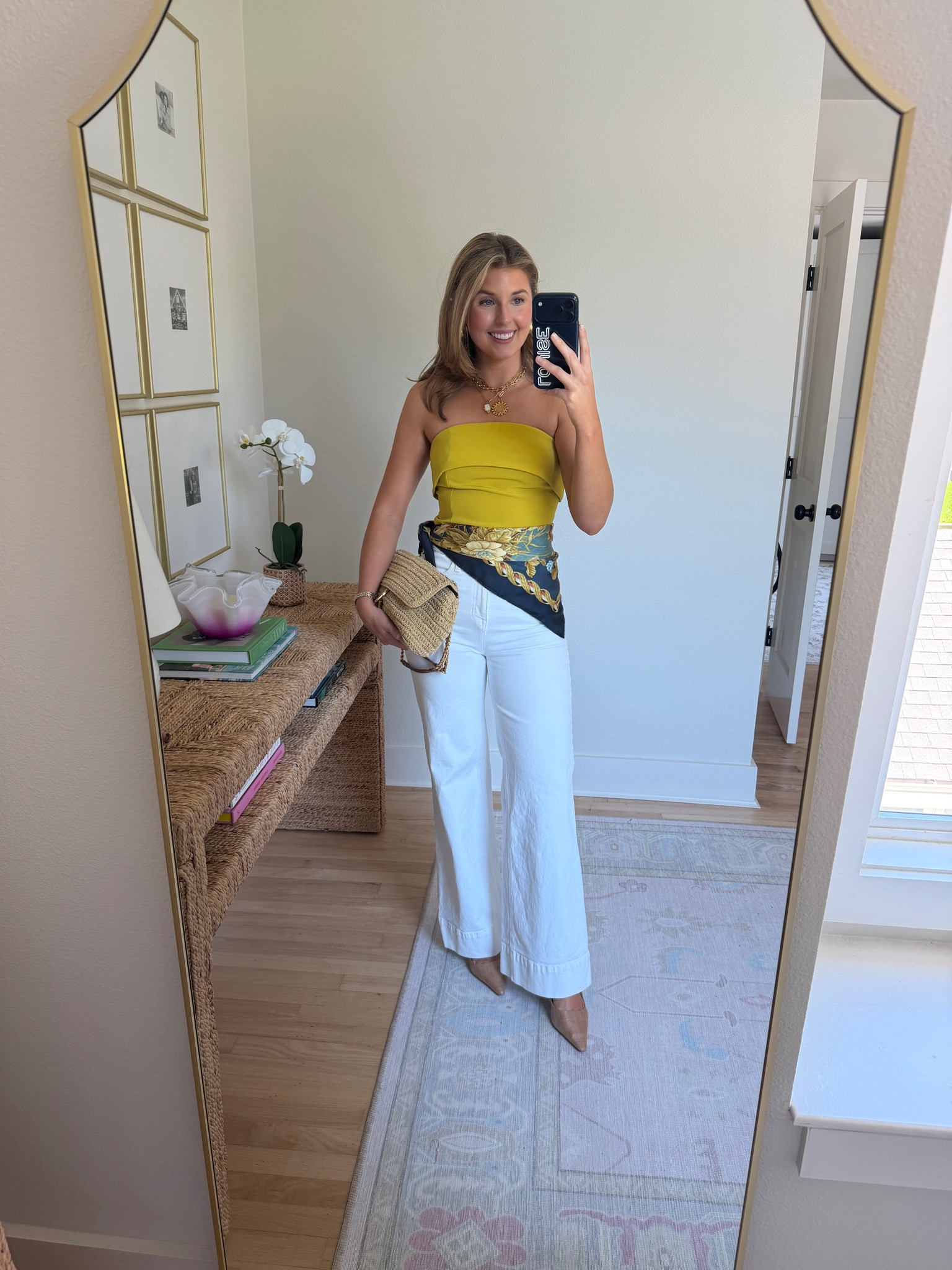 Summer date night outfit idea! Wearing a S in top and 26 in jeans