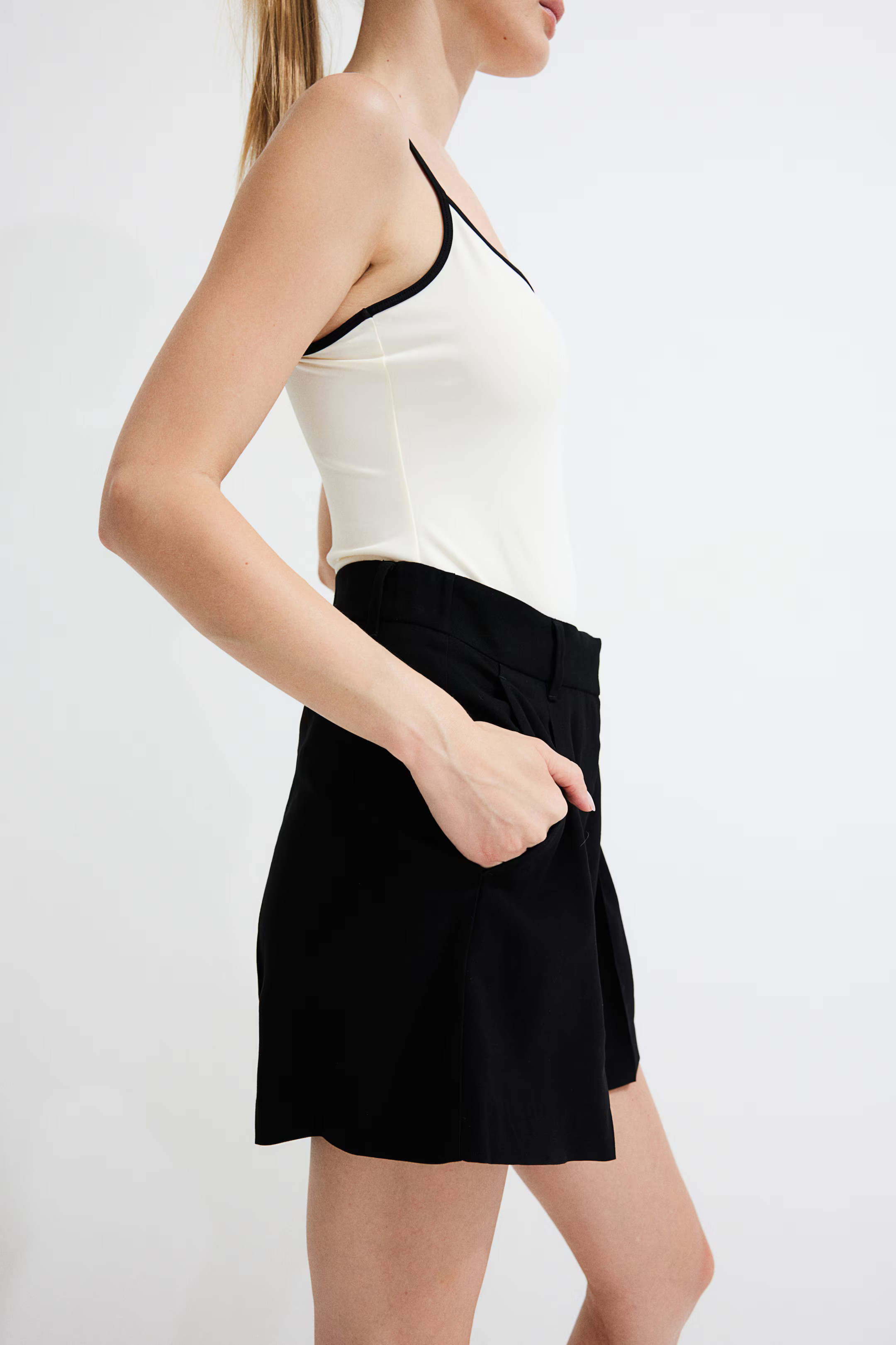 Tailored shorts - High waist - Short - Black - Ladies | H&M GB | H&M (UK, MY, IN, SG, PH, TW, HK)