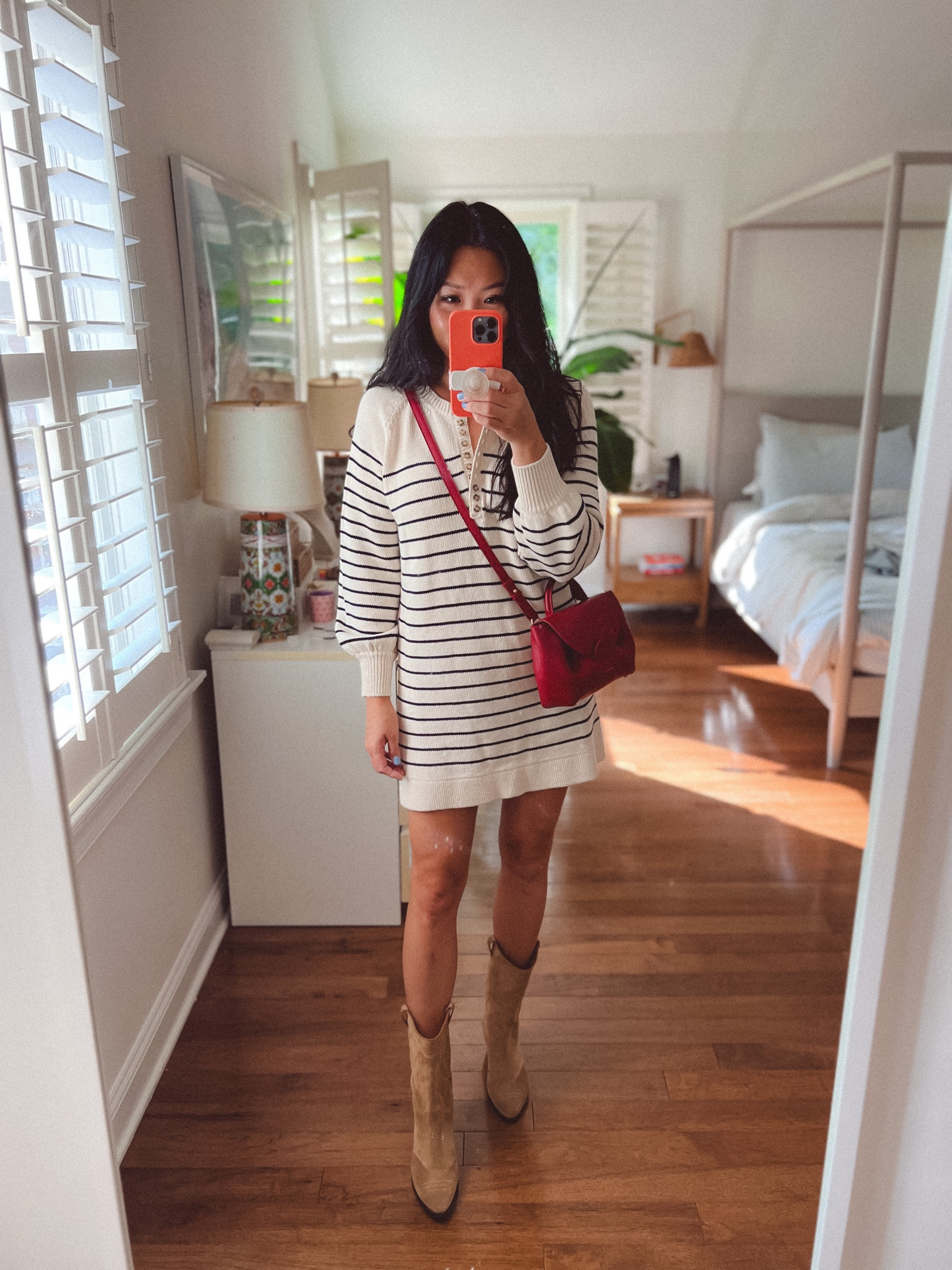 Wearing two of my favorite French brands here. This @sezane dress fits to a T, and I love that this @polene bag adds a pop of color 🔴 

#LTKstyletip