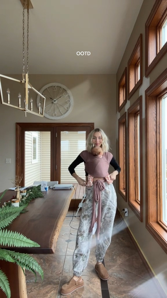 the best sweatpants in a variety of colors!
AND!!!! my favorite baby wrap EVER! 🩷

#LTKFindsUnder50 #LTKBaby #LTKGiftGuide