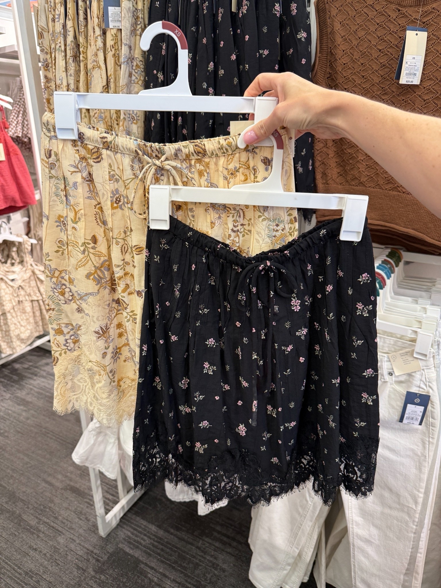 Universal Thread lace skirt

#LTKootd #LTKSeasonal #LTKdayinmylife