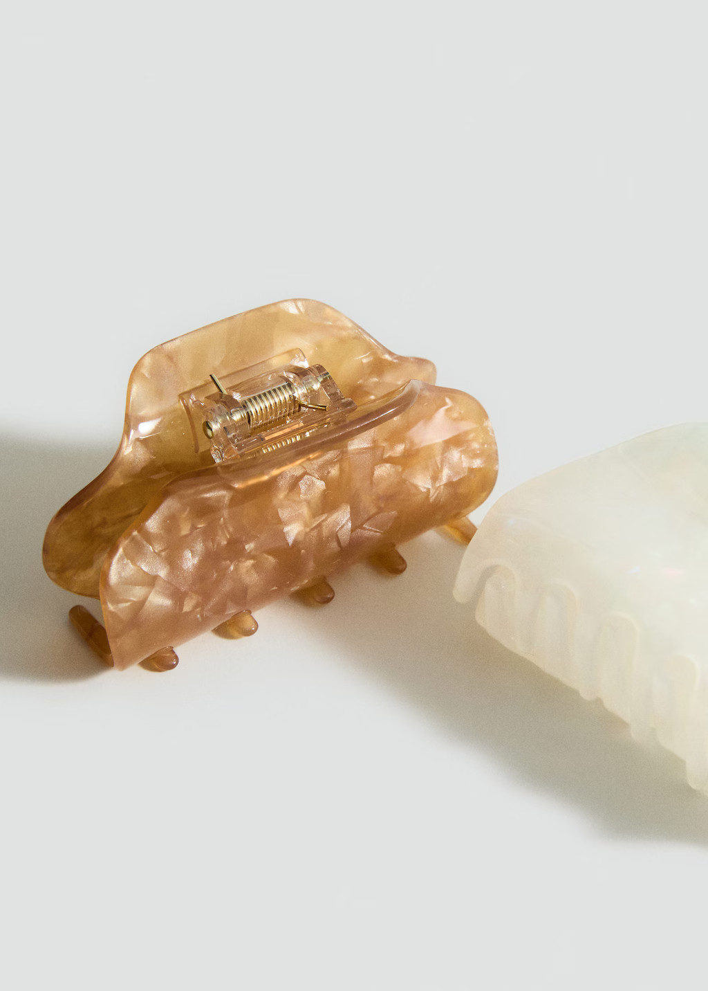 Pack of 2 hair clips brown - Woman - One size - MANGO | MANGO (UK)