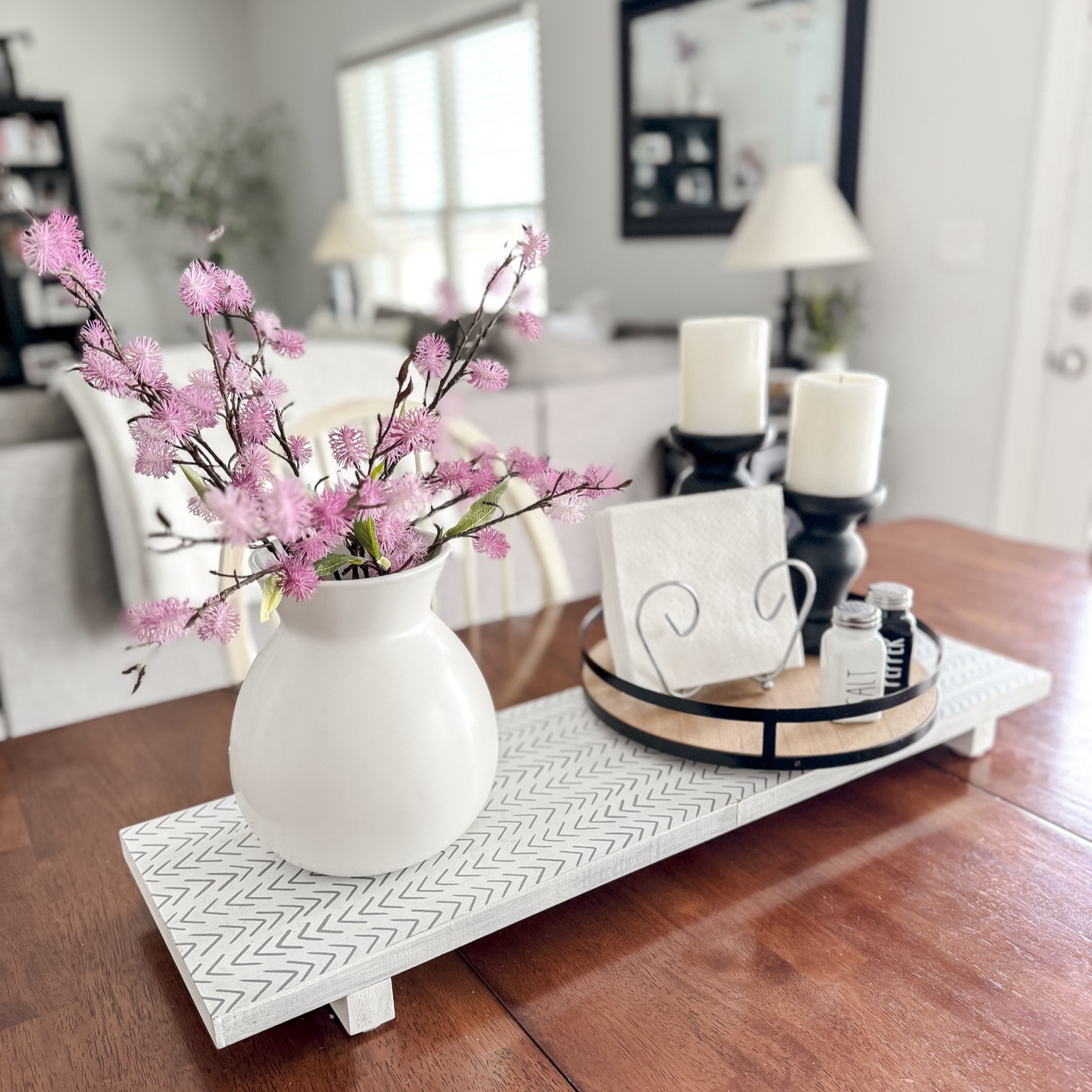 Where are my affordable home decor beauties???
Can you believe this gorgeous vase is from Walmart ? And the best part?!?! It’s $10! 
As soon as I saw it, I snatched it up!
Home decor CAN be beautiful AND affordable.

#LTKhome #LTKfindsunder50