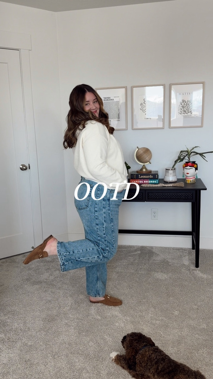 My first ever OOTD! Omw to a work meeting 👩🏻‍💻✨

#ugc #midsize #fashion #lds #garmentfriendly