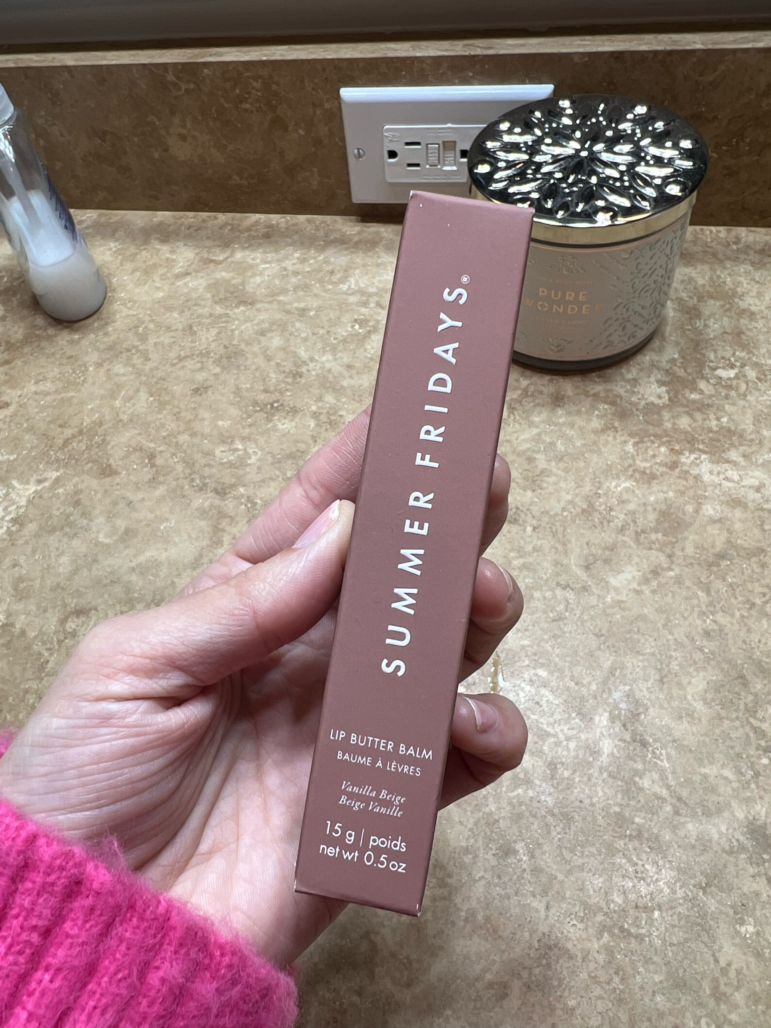 The best lip balm that’s not sticky and actually moisturizes your lips 😍 

#summerfridays #lipbalm 


#LTKGiftGuide #LTKbeauty