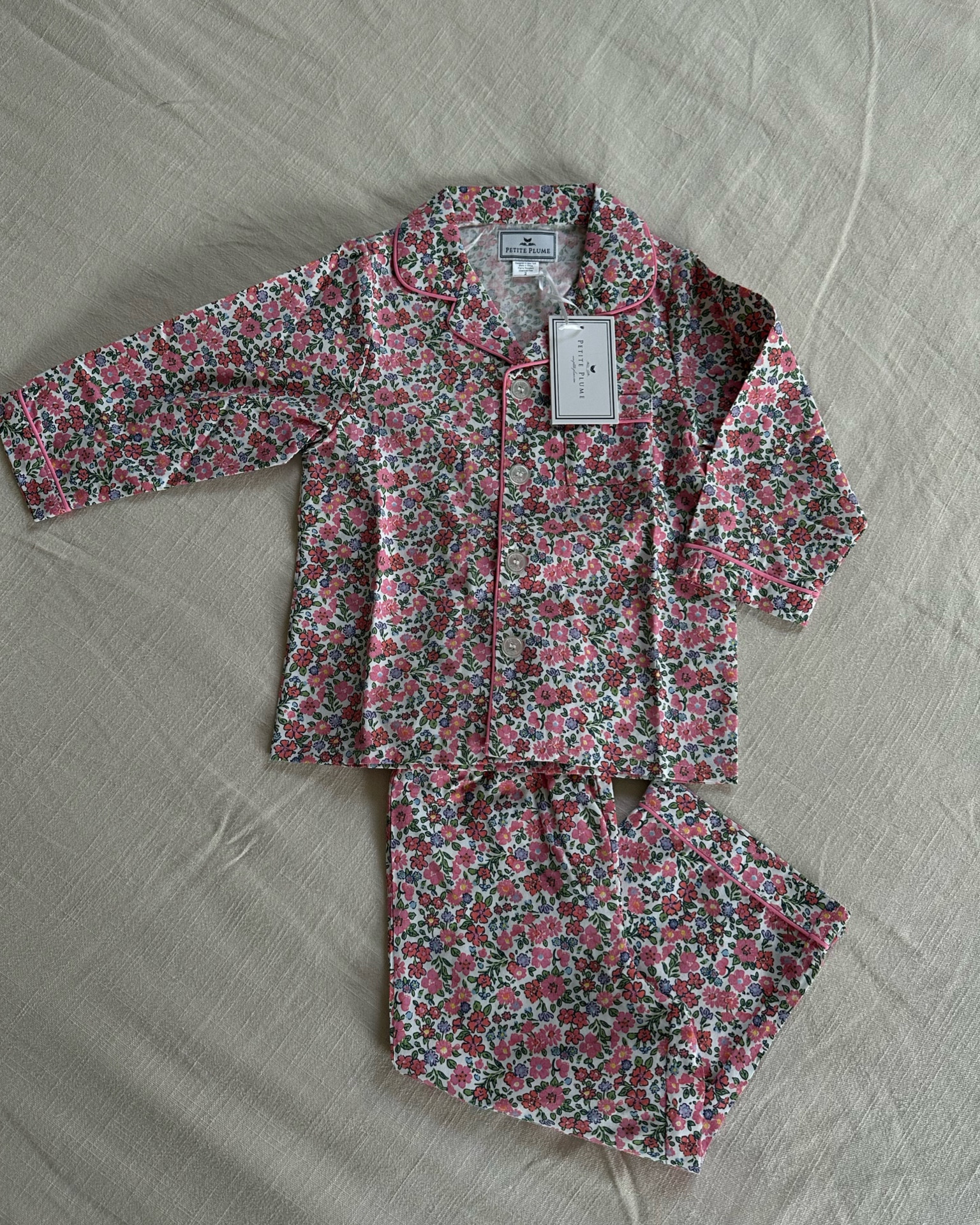 Pjs, girls pjs, baby pjs, baby girl pjs, family matching pjs, floral pjs, Valentine’s Day pjs, Valentine’s Day, valentines gift 

#LTKfindsunder100 #LTKfindsunder50 #LTKfamily