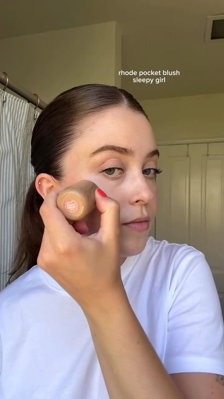 Doing my makeup with some new products from Sephora! 

@rhode sleepy girl blush
@glossier brown mascara and lip line in buff @urbandecaycosmetics 24/7 lip liner in liar
@anastasiabeverlyhills brow definer in taupe 
@refybeauty brow sculpt

#LTKgrwm