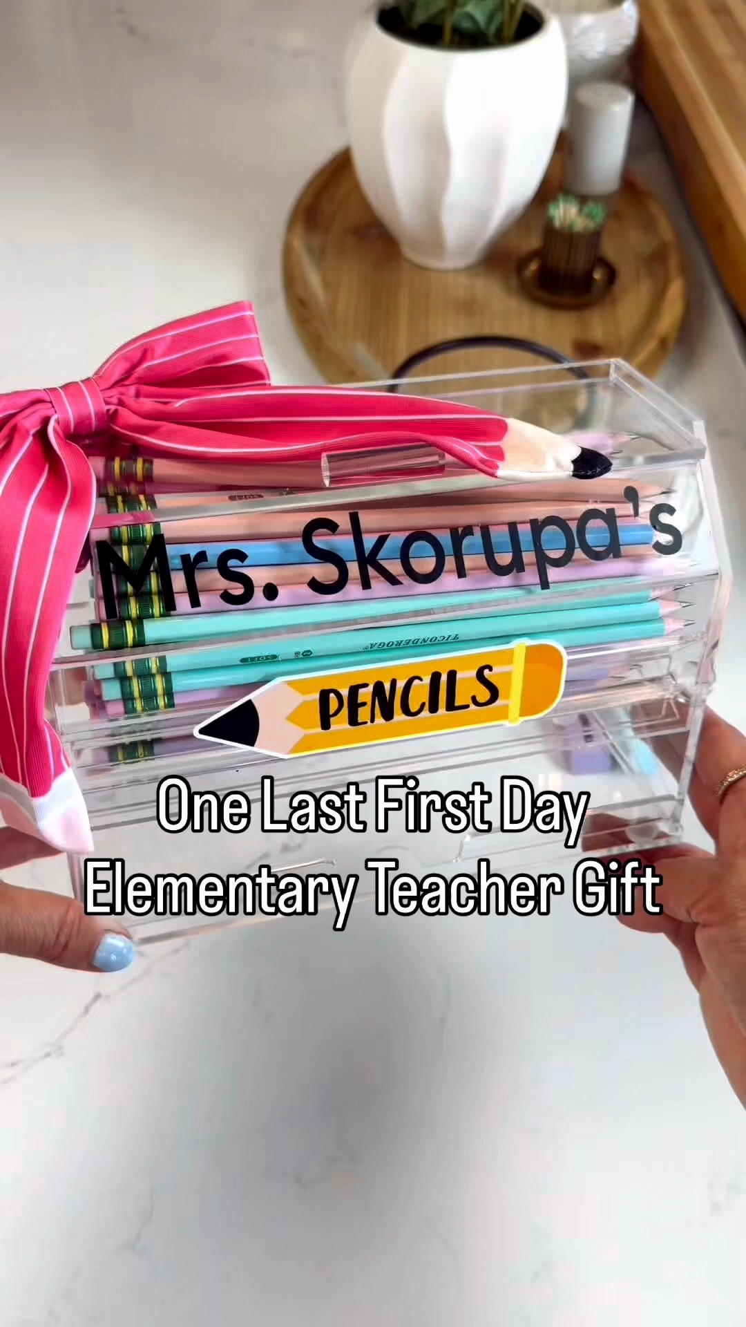 POV: It’s your last year with a kid in elementary school… so you naturally go a little extra. ✨

This personalized pencil dispenser might be my favorite teacher gift yet, and I couldn’t resist filling a matching pencil box with classroom essentials and fun surprises.

Because teachers deserve all the appreciation before that first bell rings. ❤️

Save this idea for your favorite teacher and follow @coffeeandconfettimom for more back-to-school inspiration!

#LTKSeasonal #LTKKids