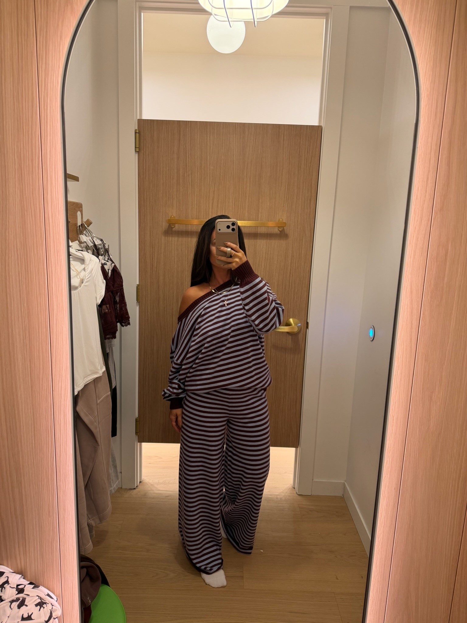 Off the shoulder striped cozy set 🤎

#LTKootd #LTKgrwm #LTKSeasonal