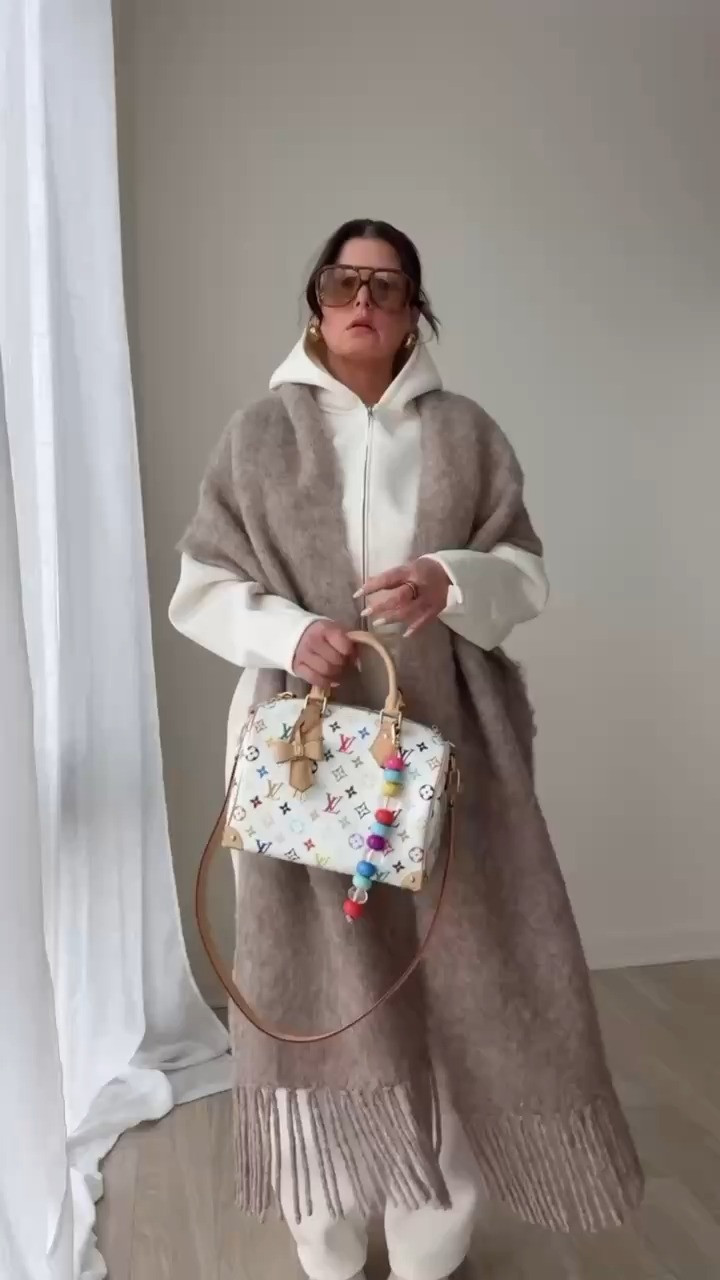 Styling this white nike outfit for the winter!  

 #LTKgrwm #LTKootd #LTKSeasonal