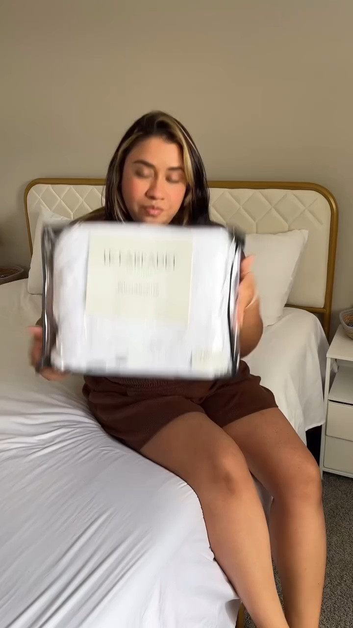 The most beautiful duvet is from @lefarfadet_official 

This duvet is super soft, the design is beautiful and the quality is very good, I leave you the link so that you can go for yours✨

LINK: https://www.amazon.com/promocode/A28HMRBIBB0H6L

🔴Coupon 30XHCWHT (30% off + 10% Coupon) 

#puredown #bedroomdecor #bedroominspo #bedroom #bedroominspo #bedroomstyling #fallstyle #cozyroom #cozyhome # LTKhome #homesofinstagram #lefarfadet