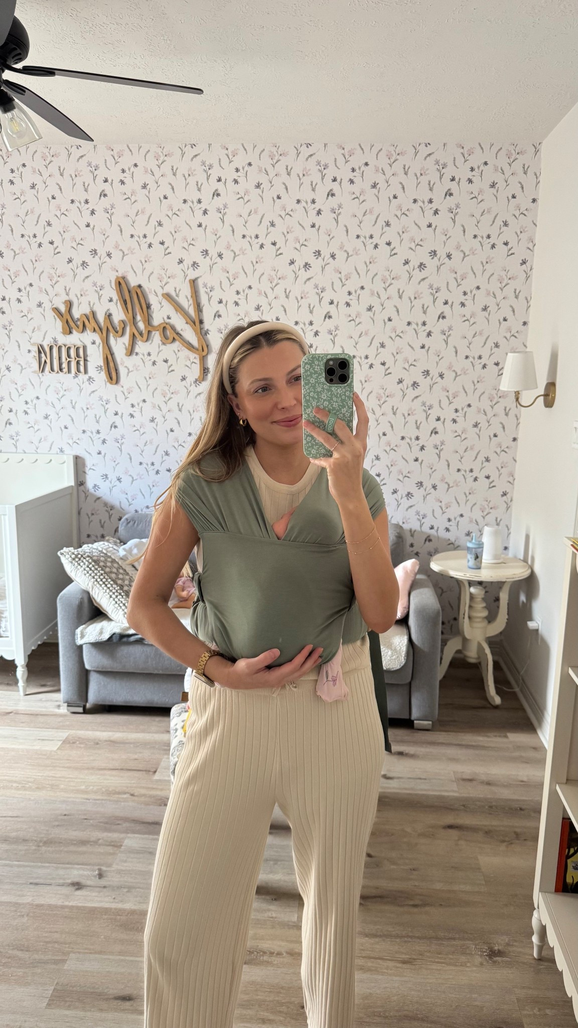 My favorite baby carrier!! Material is super soft & comfy! Wearing a size M in my lounge set.

#LTKFamily #LTKKids #LTKBaby