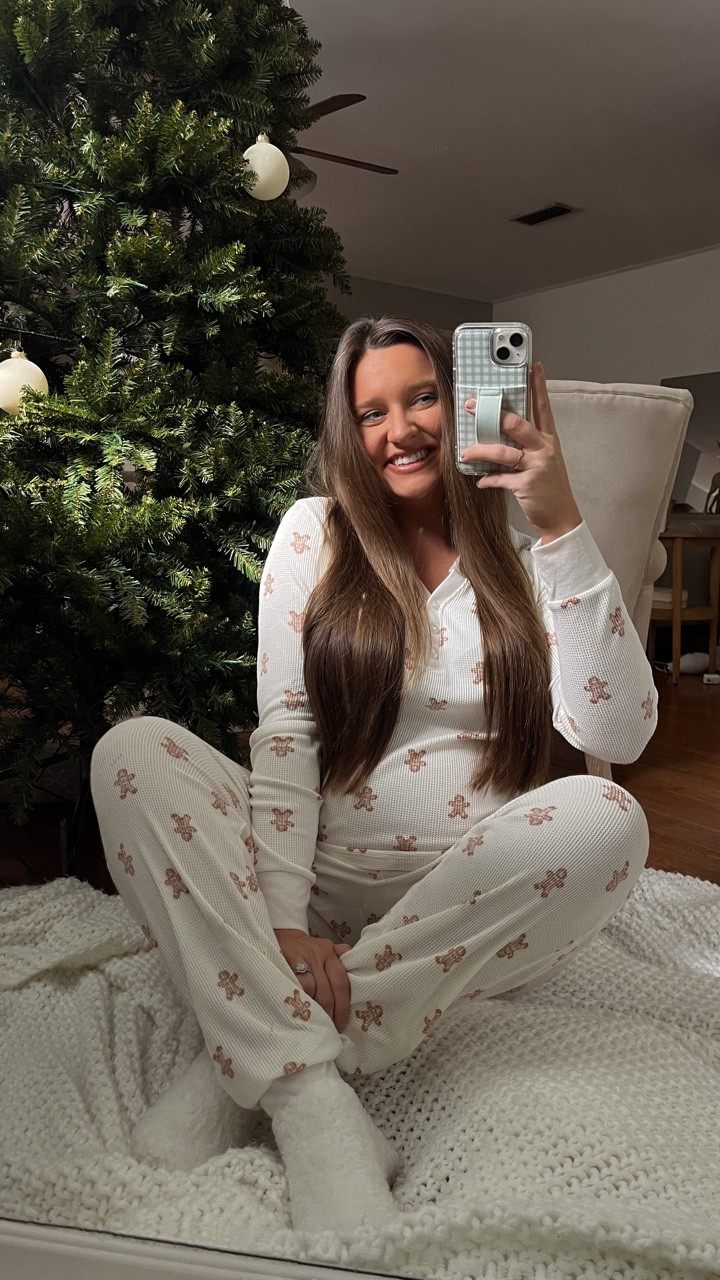 okay these gingerbread pjs from walmart are SO soft 🤎 comment SHOP for direct links 🔗 they come with fuzzy socks too & under $20 🙌🏼🌲 these will sell out FAST!!! 

@walmartstyle #walmartstyle #christmaspajamas #walmartfinds #walmartfind #walmartchristmas #gingerbreadpajamas