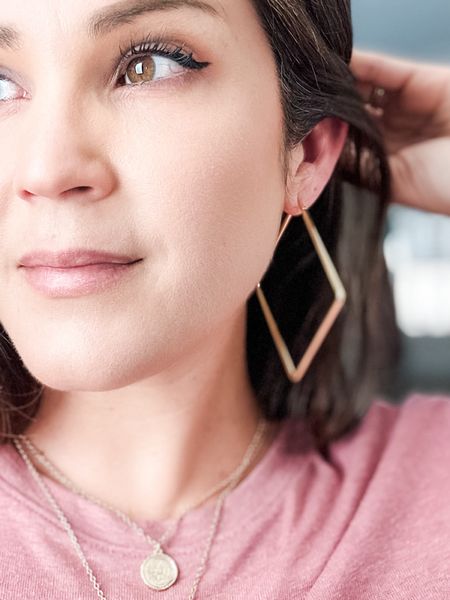 One of my fav pairs of gold hoops is on sale for $30! Go grab some and check out some of the other amazing jewelry from Uncommon James  

#LTKFindsUnder100 #LTKFindsUnder50 #LTKSaleAlert
