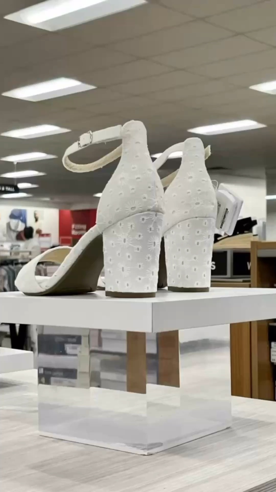 Love these white block heel sandals for the bride to be and they are on sale at Kohl’s today!

Wedding shoes, white heels, bride sandals, bridal shoes. 

#LTKWedding #LTKSeasonal #LTKSaleAlert