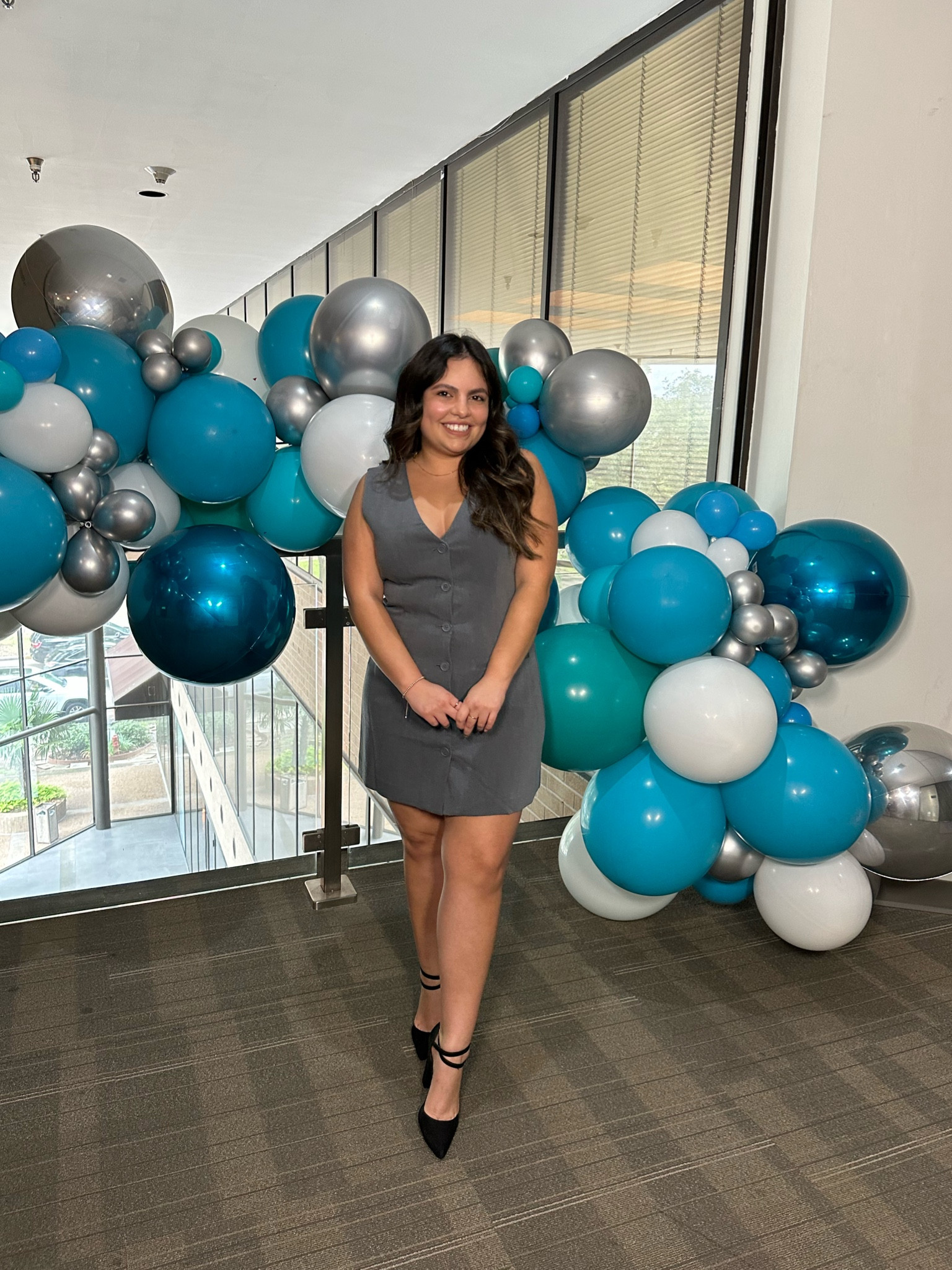 Business dress
Fall dress
Business clothes 
Button up mini vest dress 
Vest Mini Dress 


#LTKworkwear #LTKshoecrush #LTKsalealert