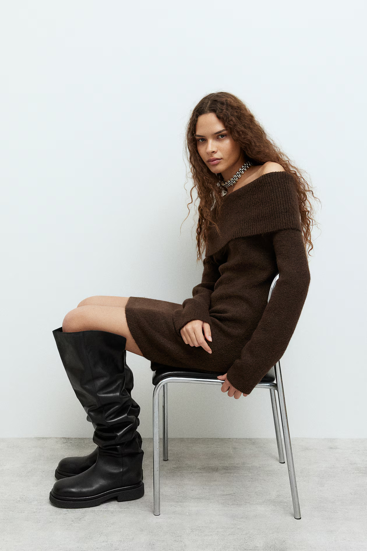 Off-the-shoulder knitted dress | H&M (UK, MY, IN, SG, PH, TW, HK)