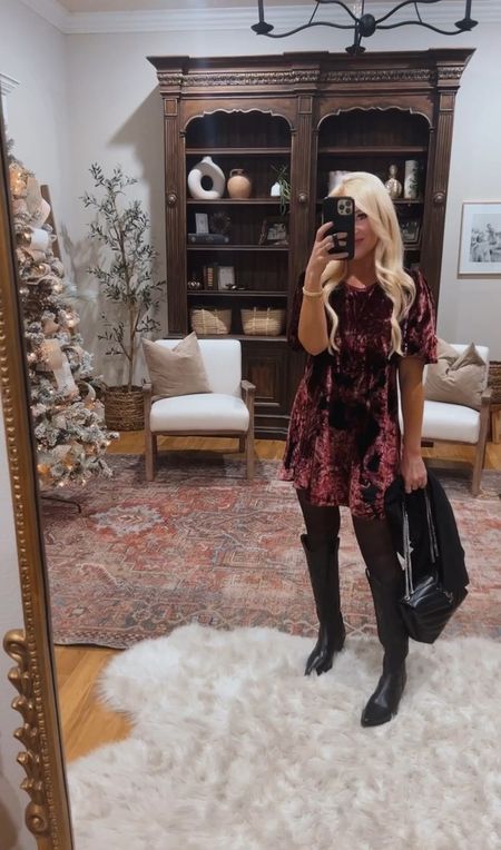 The prettiest velvet tunic dress! Would make a great dress for the holidays/Christmas parties✨ 

#LTKstyletip #LTKSeasonal #LTKHoliday