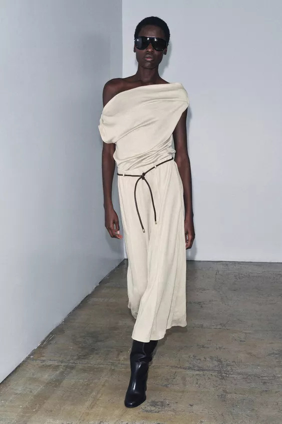 ASYMMETRIC CUT-OUT KNIT TOP | Zara US