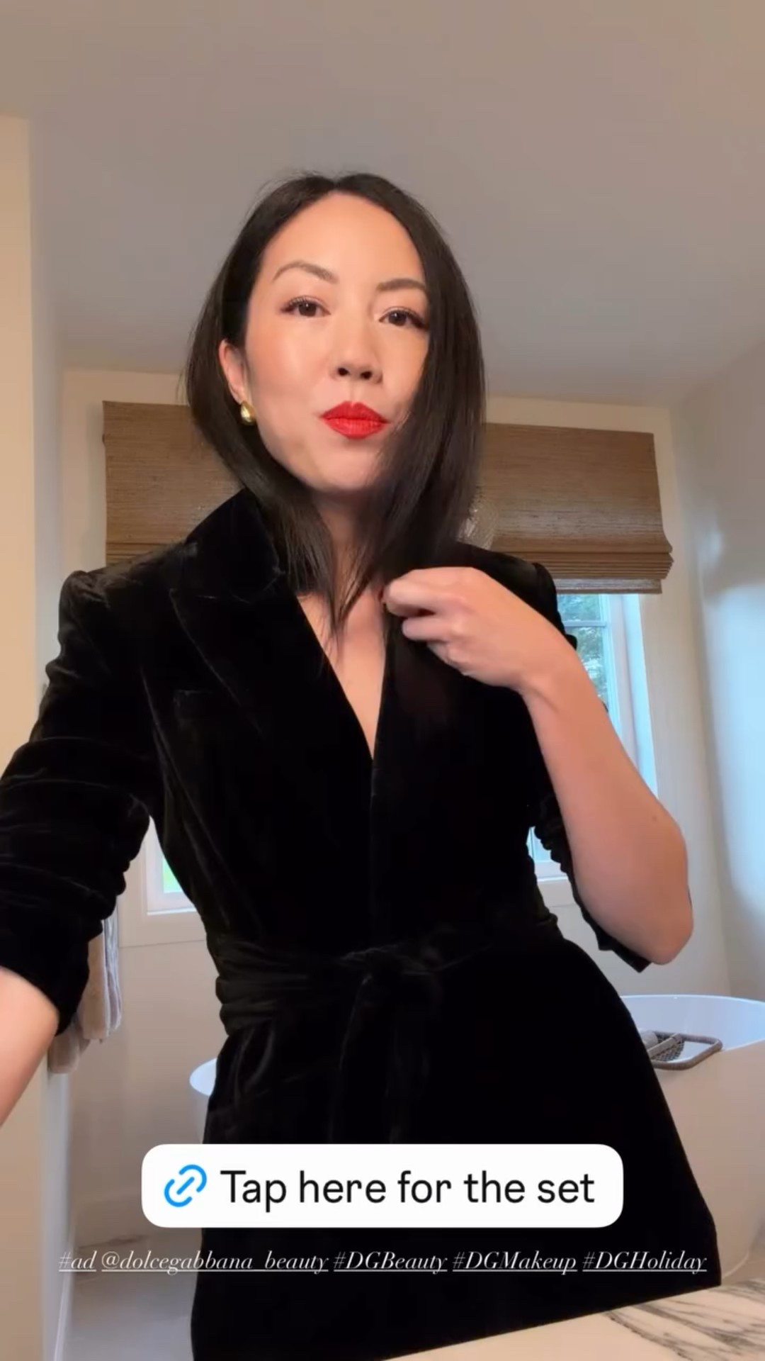 Finishing touches for my holiday look! Was shocked at how quick-dry this nail lacquer *actually* was – I did it just 10 minutes before doing my makeup and didn’t even smudge or chip it while getting ready! 

#ad @dolcegabbana_beauty #DGBeauty #DGMakeup #DGHoliday #cleanbeauty
#holidaylook

#LTKootd #LTKHoliday #LTKgrwm