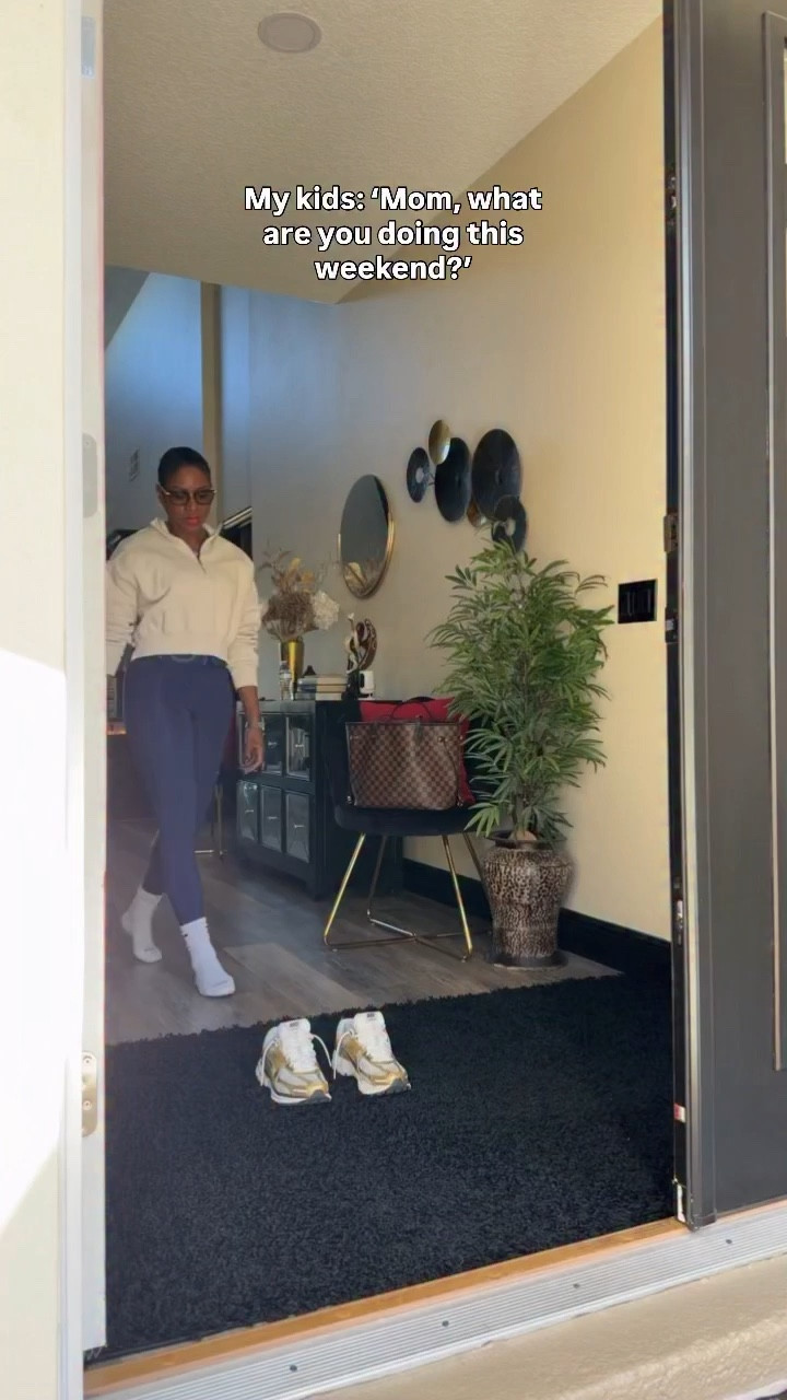 My kids: ‘Mom, what are you doing this weekend?’ 
This is all I’ll be doing 😂🏃🏻‍♀️